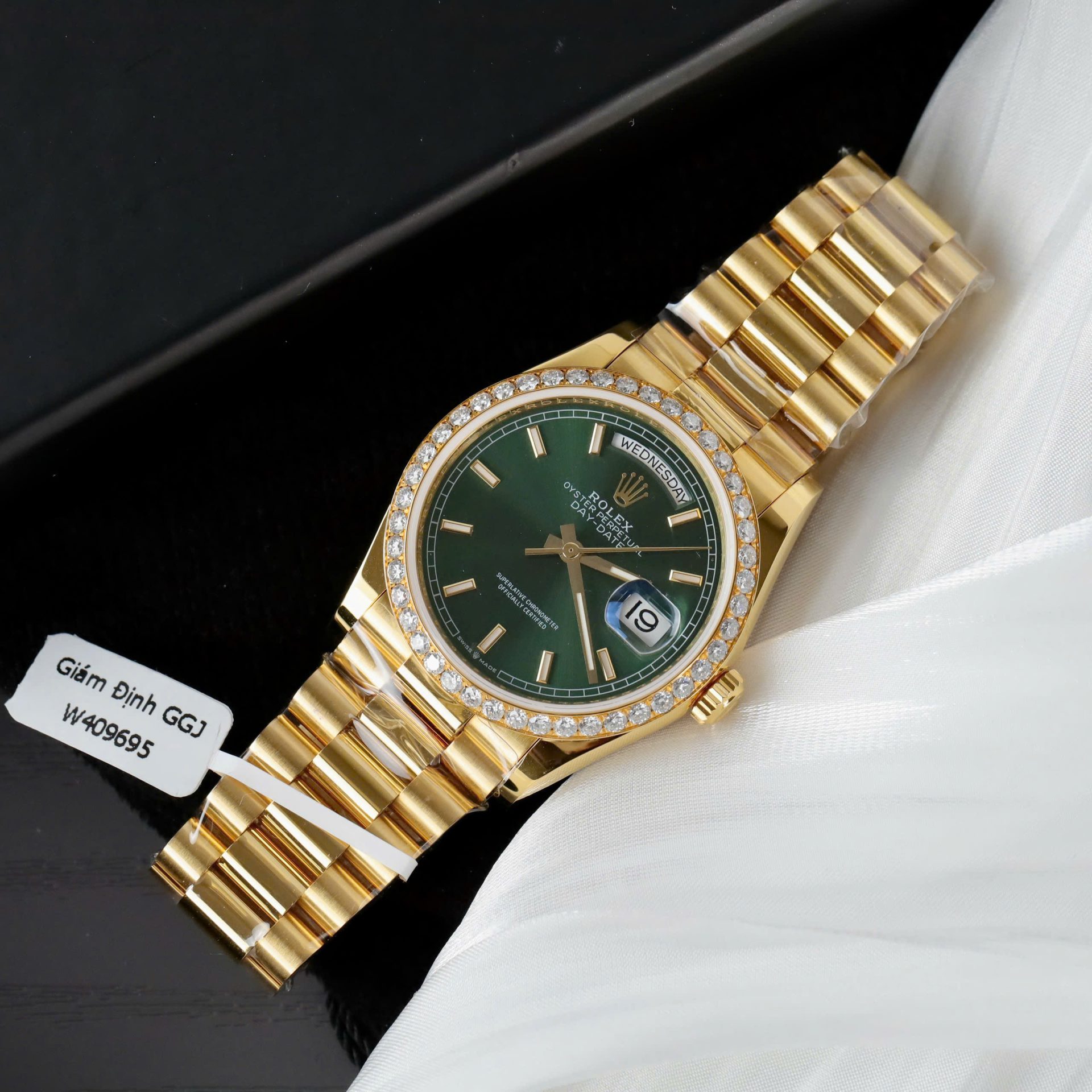 Rolex Day-Date Dial Green Replica Watch Gold Wrapped + Diamonds Moissanite Hong Kong 36mm - Elite Watch Atelier