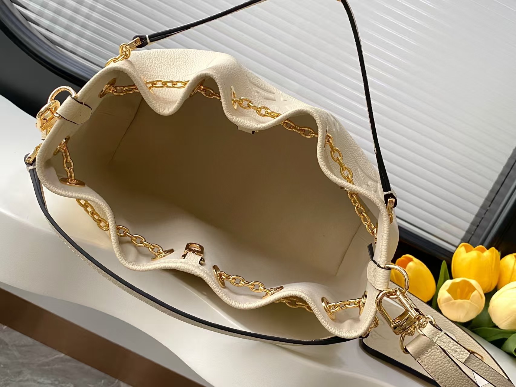 Louis Vuitton Bundle Embossed HandBag1:1High-quality replica