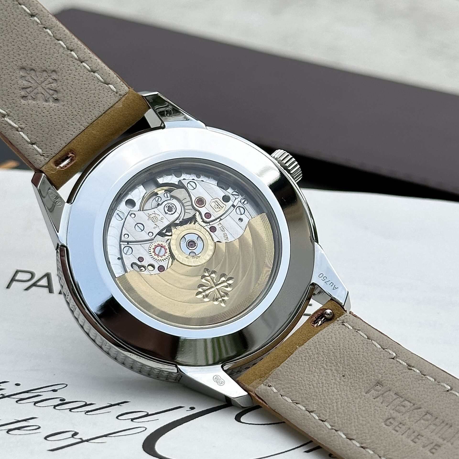 Patek Philippe Calatrava 5226G Replica 1:1 Watch Men s Leather Strap 40mm - Top club