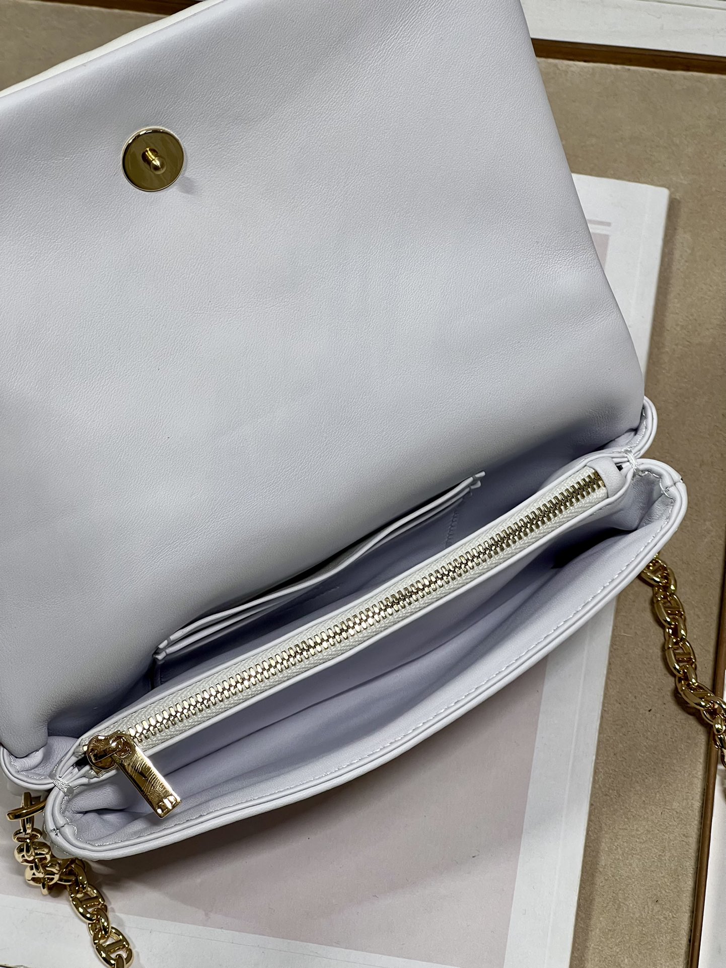 Caro Macrocannage Pouch Black/White For Women 7.5in/19.5cm S5135BNHH_M9001:1High-quality replica