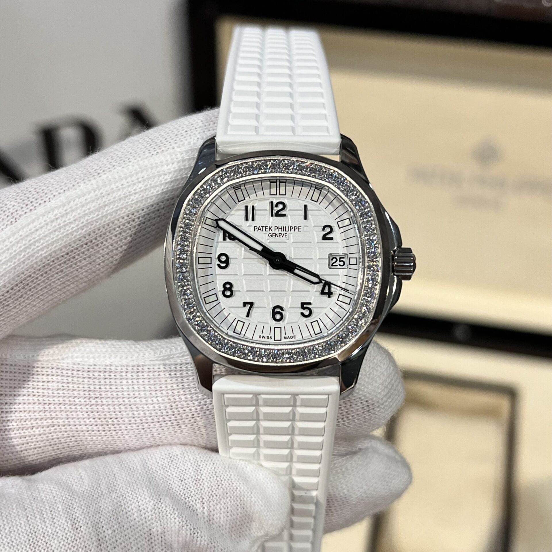 Patek Philippe Aquanaut 5067A White With Stone Bezel Replica 1:1 Watch PPF 35.6mm - Top club