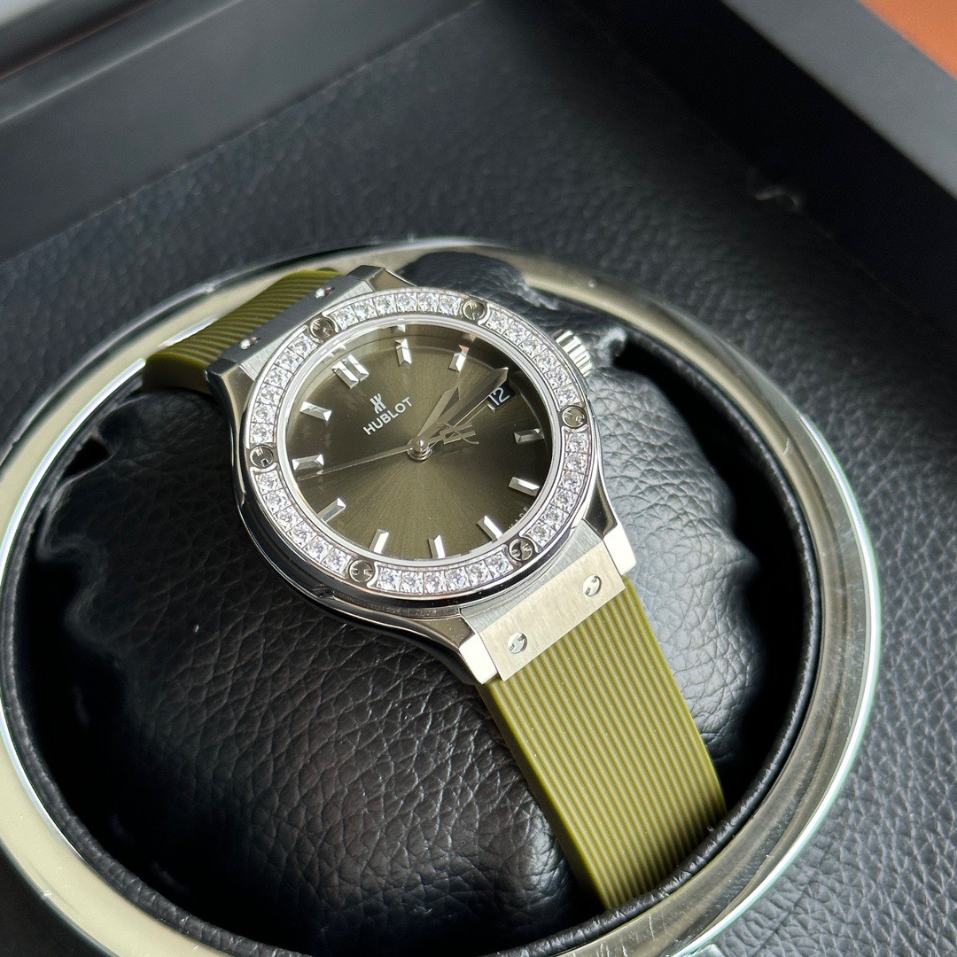 Hublot Replica 1:1 Watch Classic Fusion Women s Green With Diamond 33mm - Elite Watch Atelier
