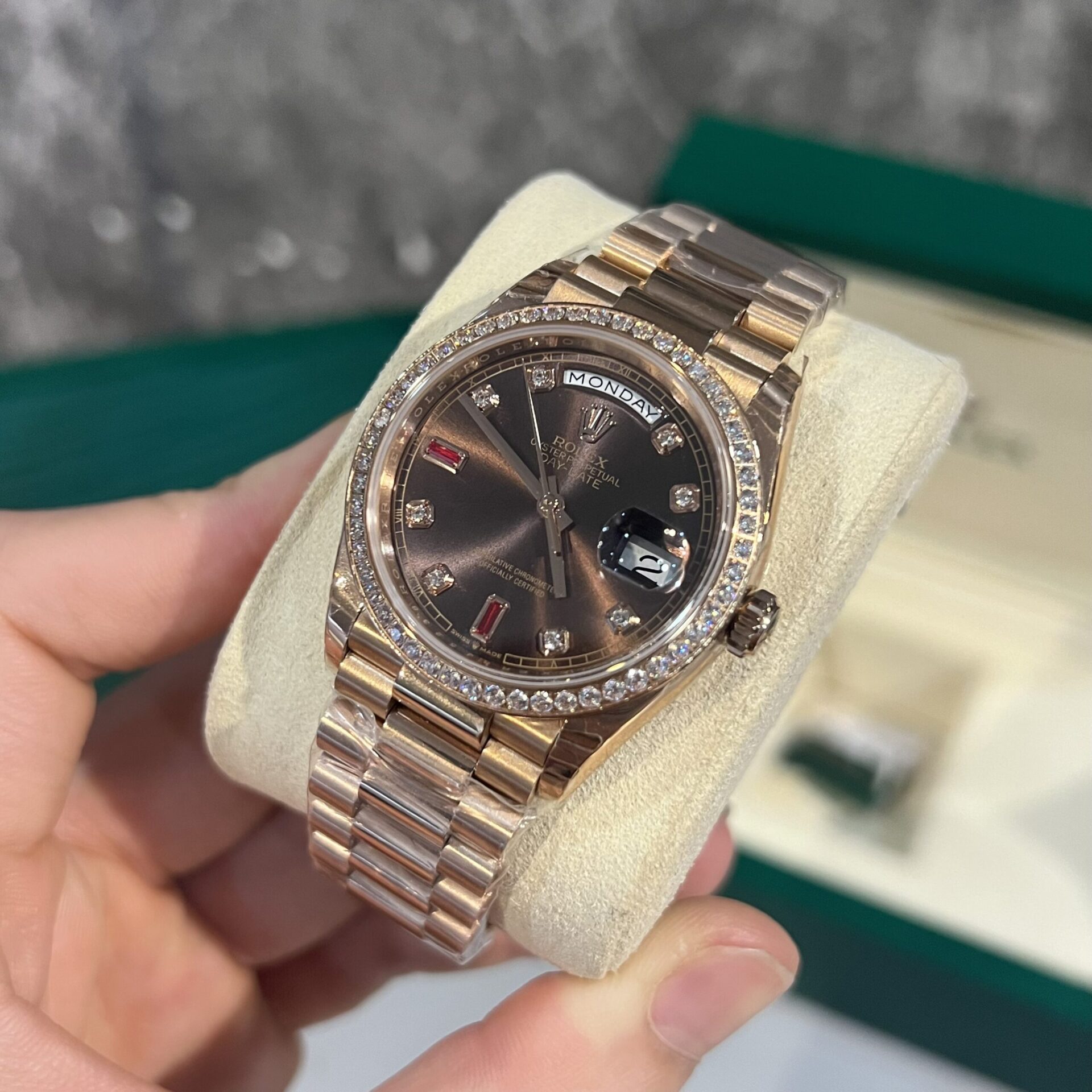 Rolex Replica Watch Day-Date Chocolate Dial With Stone Bezel EW Factory 36/40mm - Elite Watch Atelier