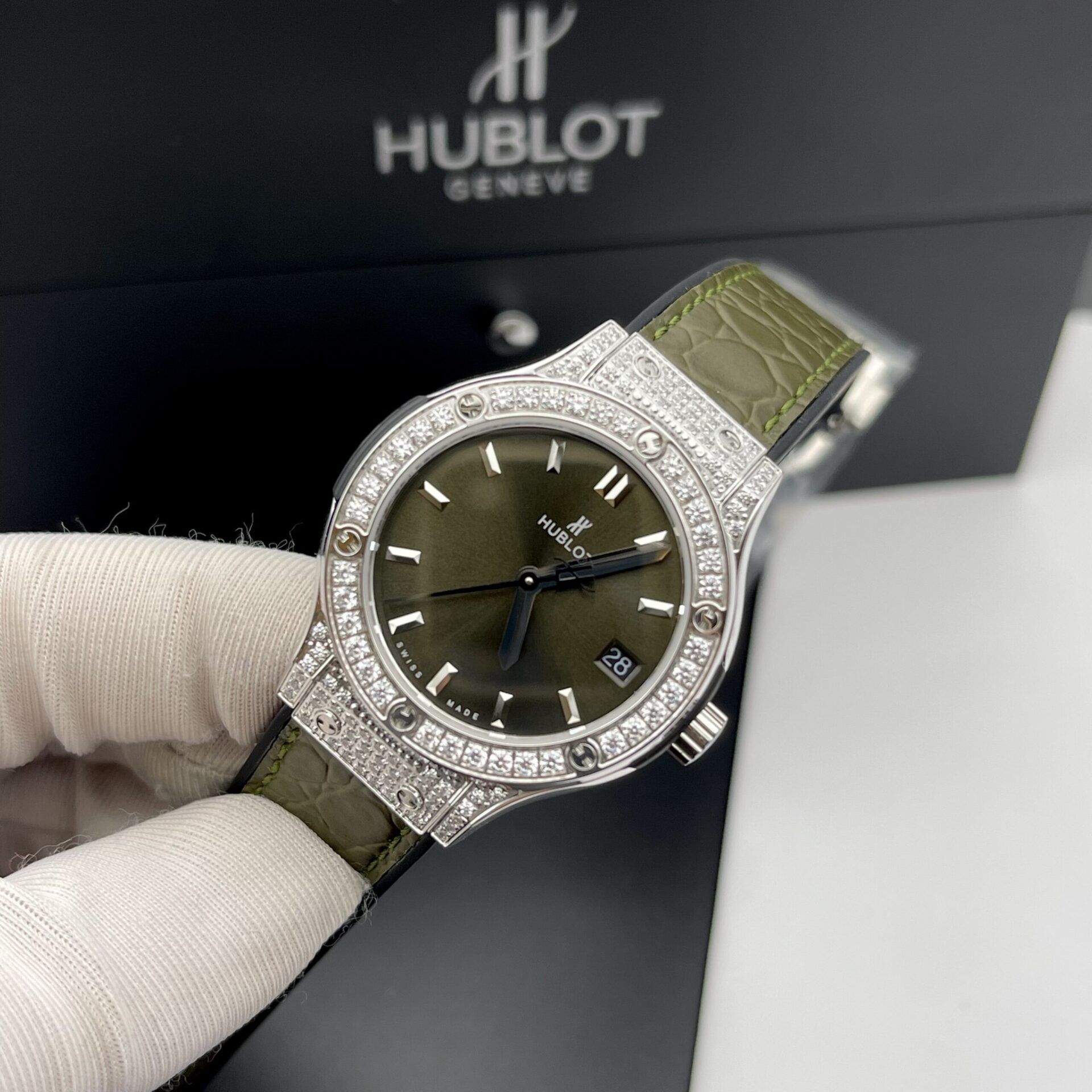Hublot Classic Fusion Replica Watch Womens Green Dial HB Factory 33mm - Top club