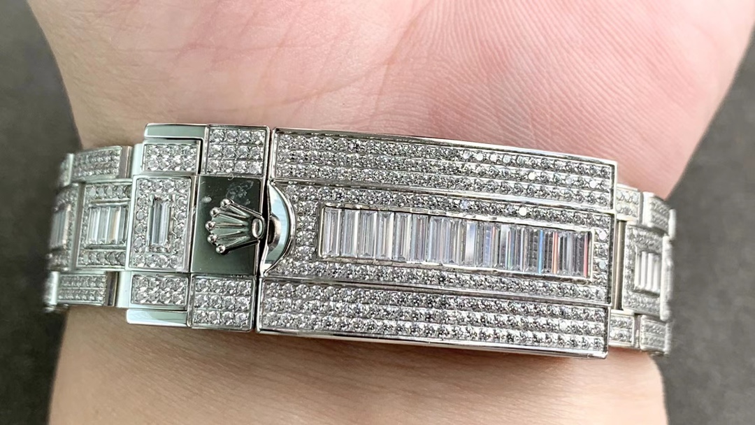 Rolex Submariner Special Diamonds - Green Diamonds - All Diamonds - 40mm(1:1 replica) - Top club