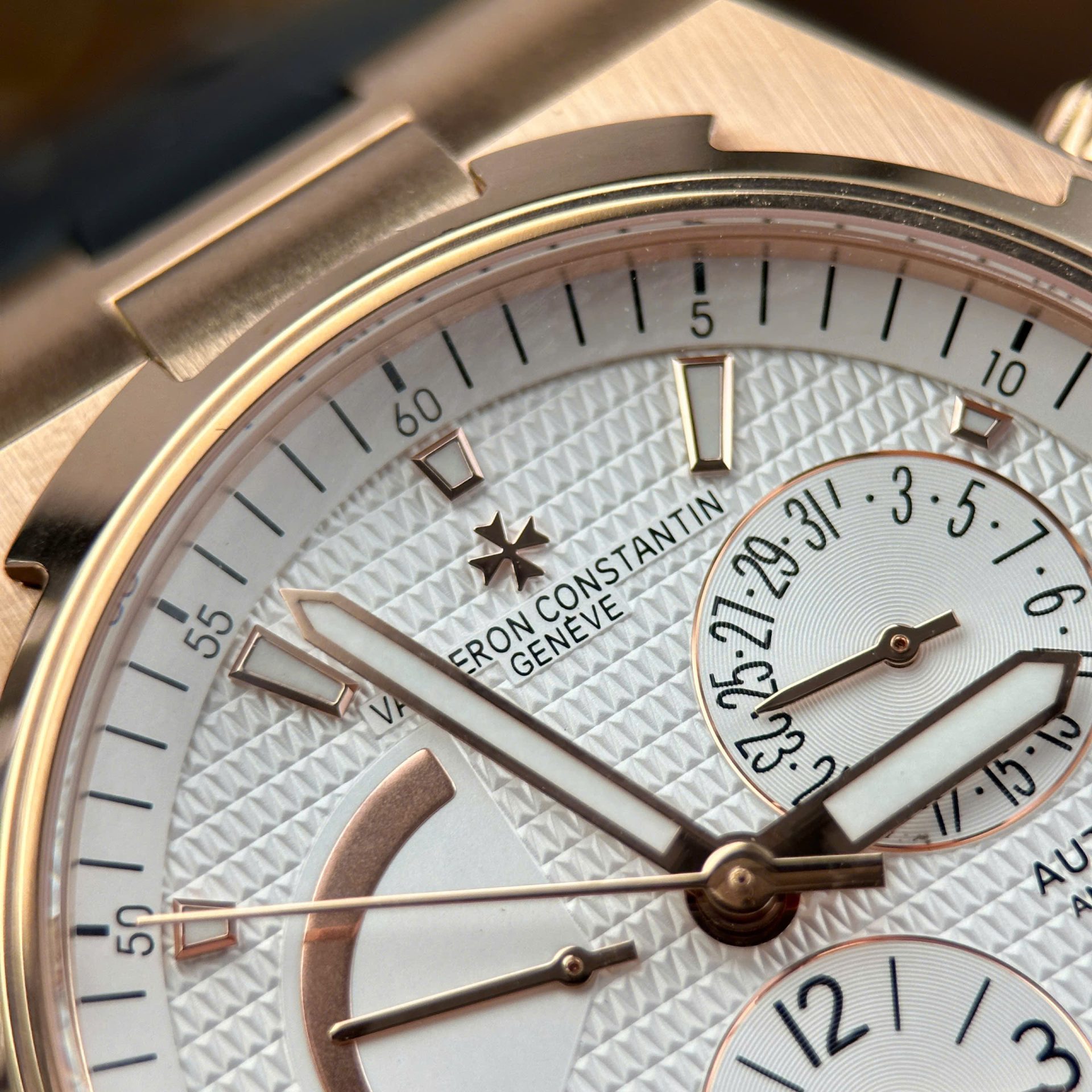 Vacheron Constantin Replica Watches Overseas Dual Time Rose Gold 47450 White Dial 9F Factory 42mm - Top club