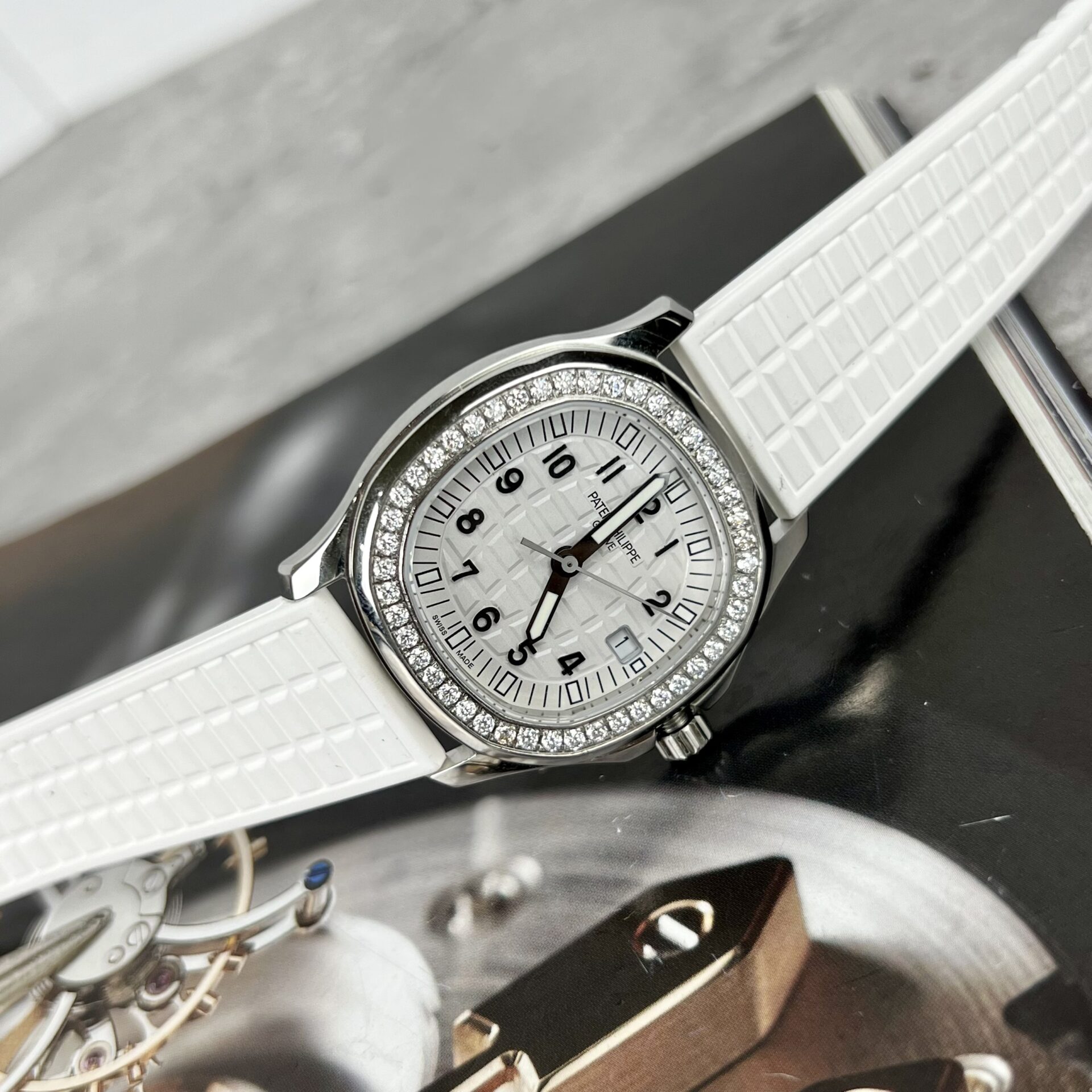 Patek Philippe Aquanaut 5067A Replica Watch With Moissanite Diamond 35.6mm - Top club
