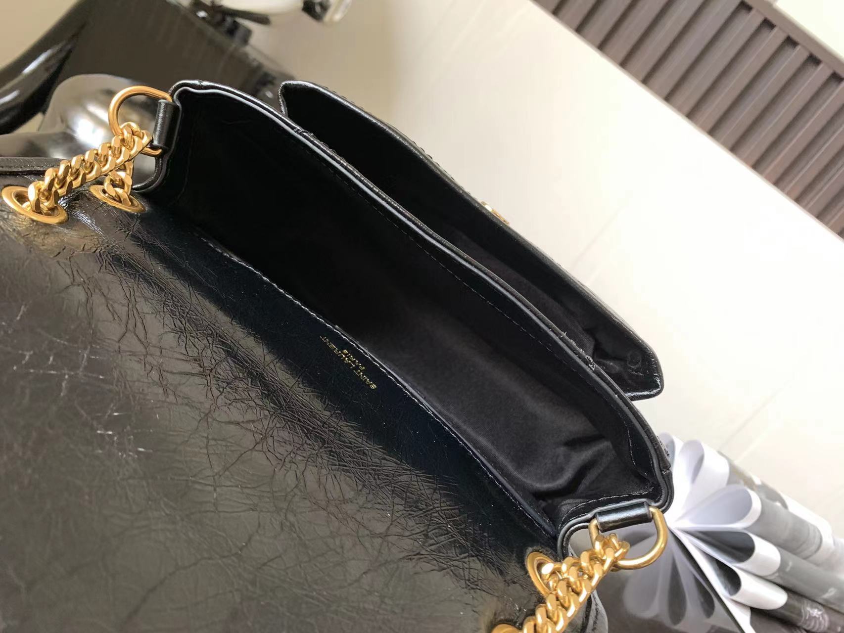 NIKI MEDIUM CHAIN BAG IN CRINKLED VINTAGE LEATHER1:1High-quality replica