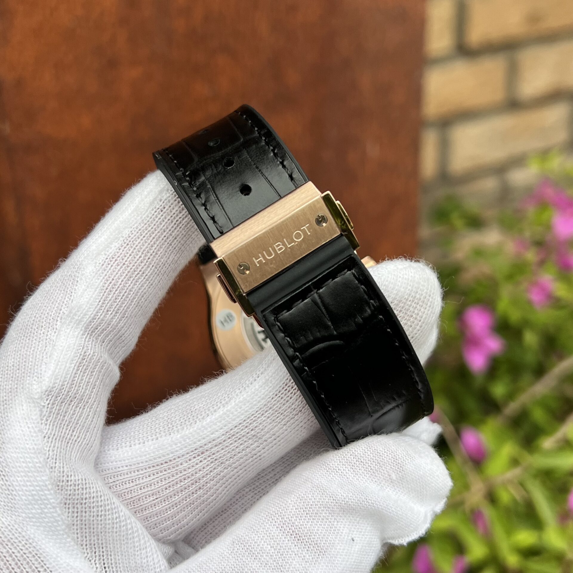 Hublot Replica 11 Watch Classic Fusion King Gold With Full Diamond 42mm - Top club