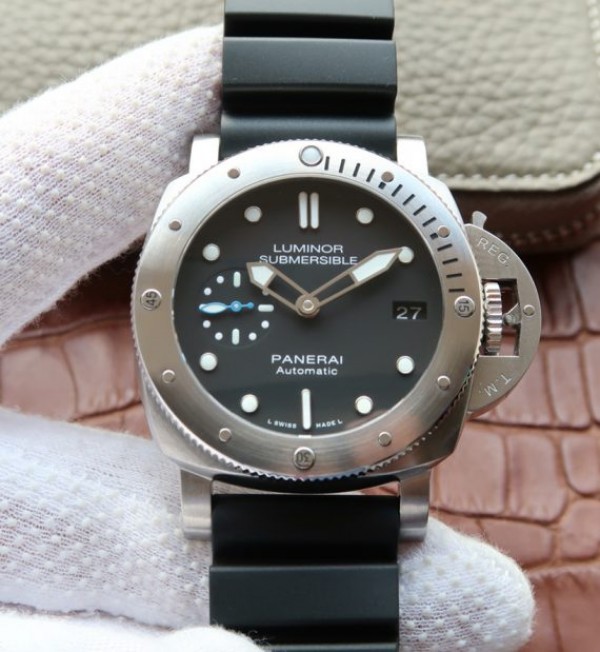 Replica Panerai XF Luminor Submersible PAM682 Rubber Strap P.9010 - Top club