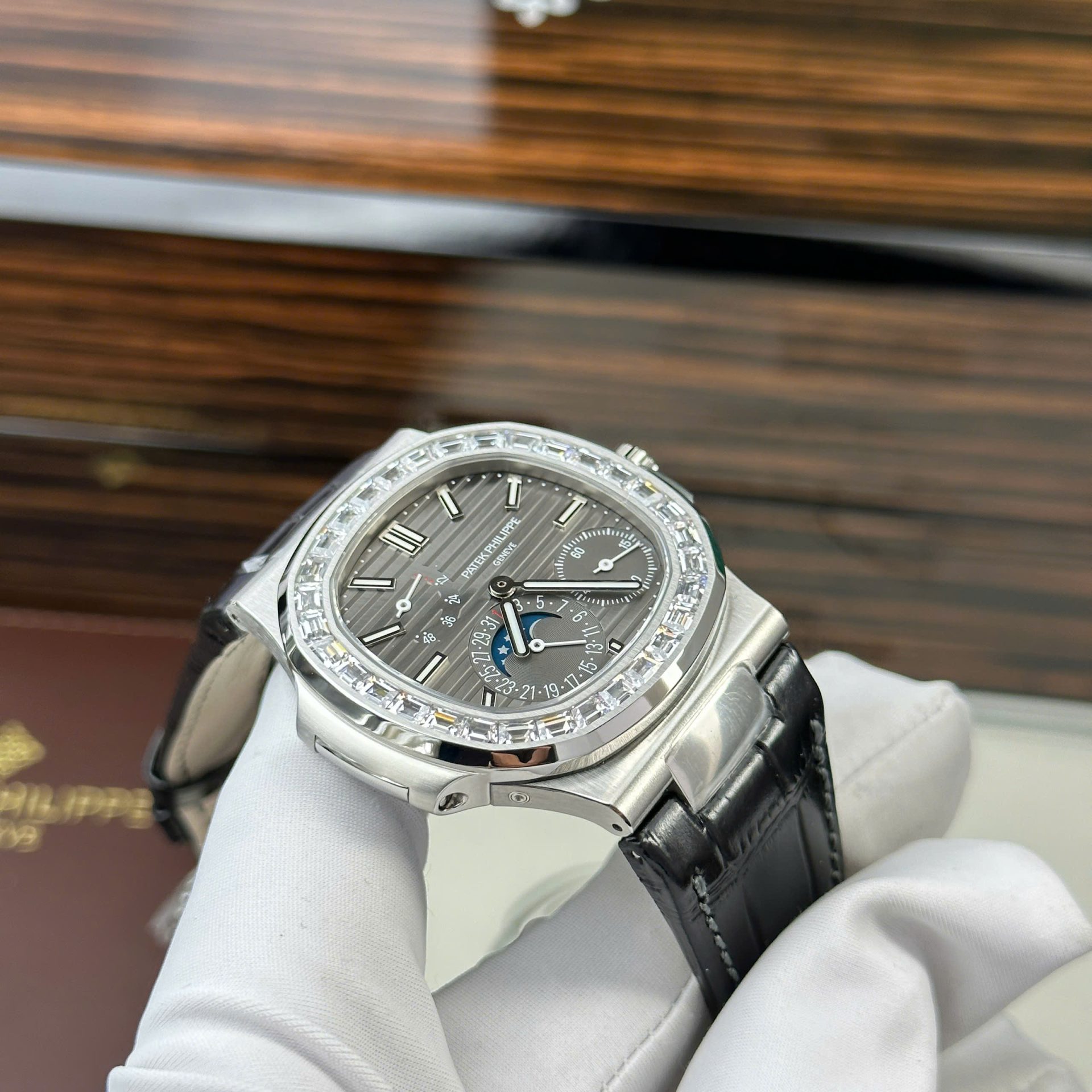 Patek Philippe Nautilus 5722 Replica Watch Grey Dial With Baguette PPF Factory 40mm - Top club