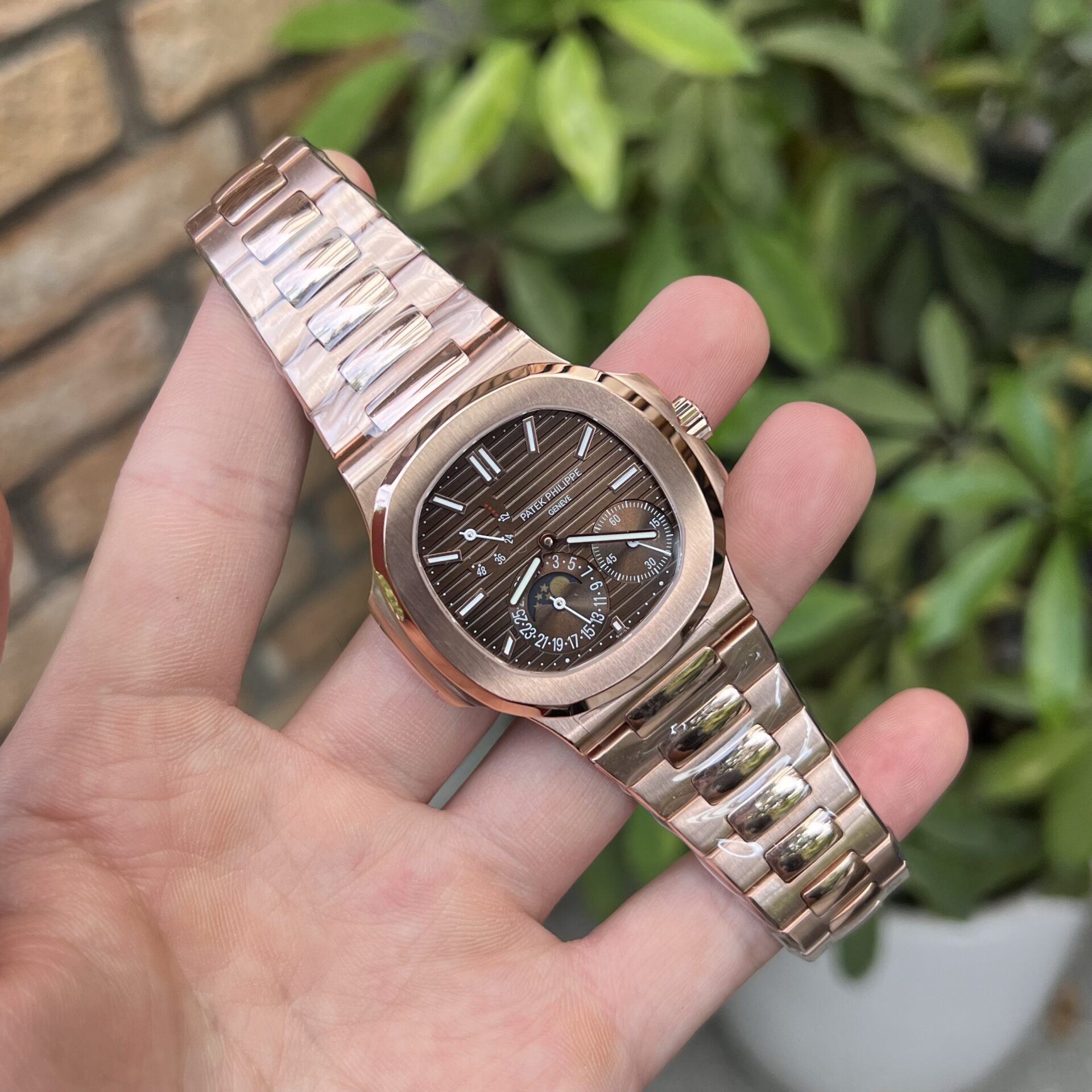 Patek Philippe Replica 11 Watch Nautilus 5712 Rose Gold Wrapped Chocolate Dial GRF 40mm - Top club