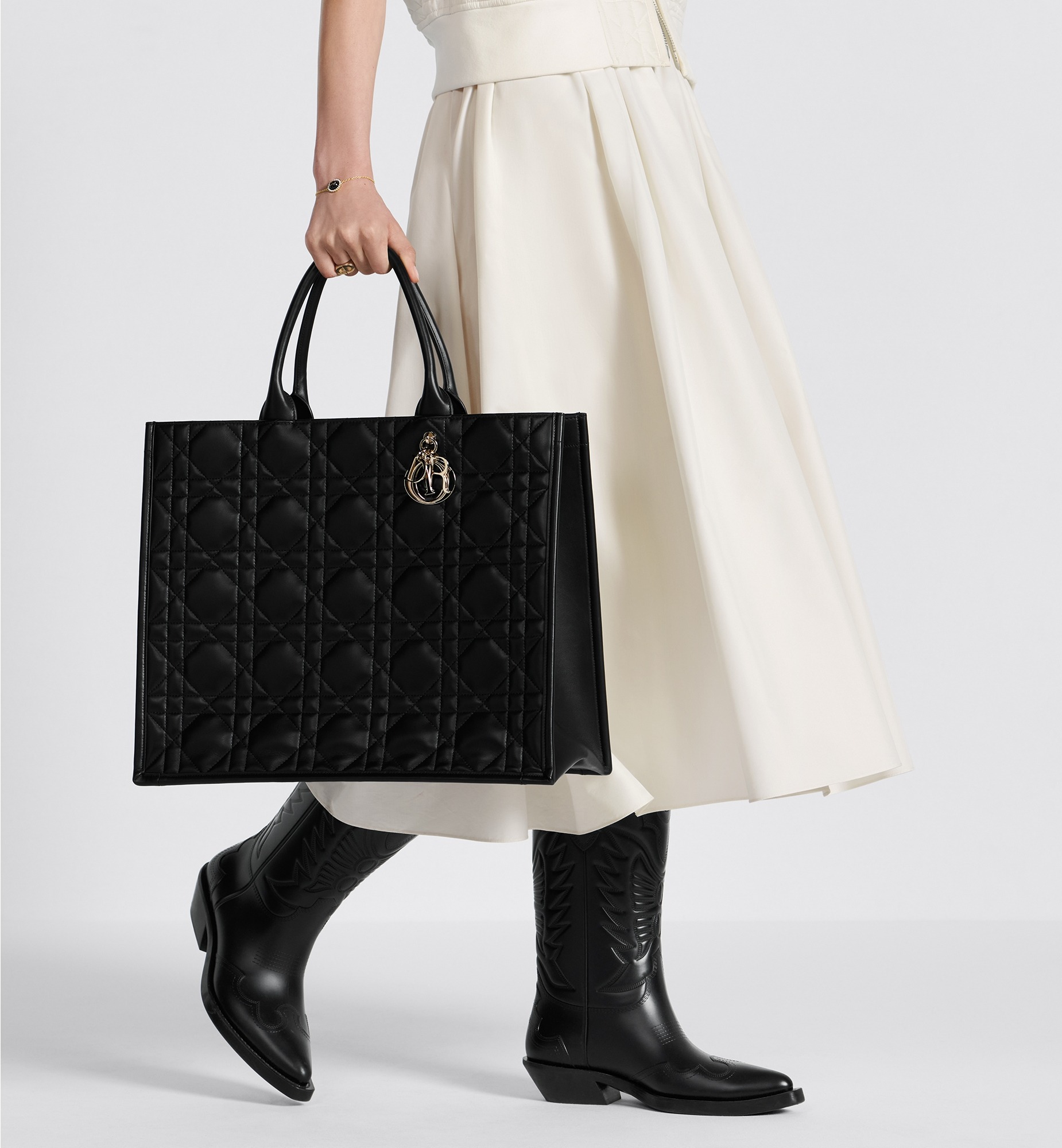 Christian Dior Large Dior Book Tote Bag Black For Women M1323OWHP_M900 – 41.5 Cm/ 16.5 Inches1:1High-quality replica