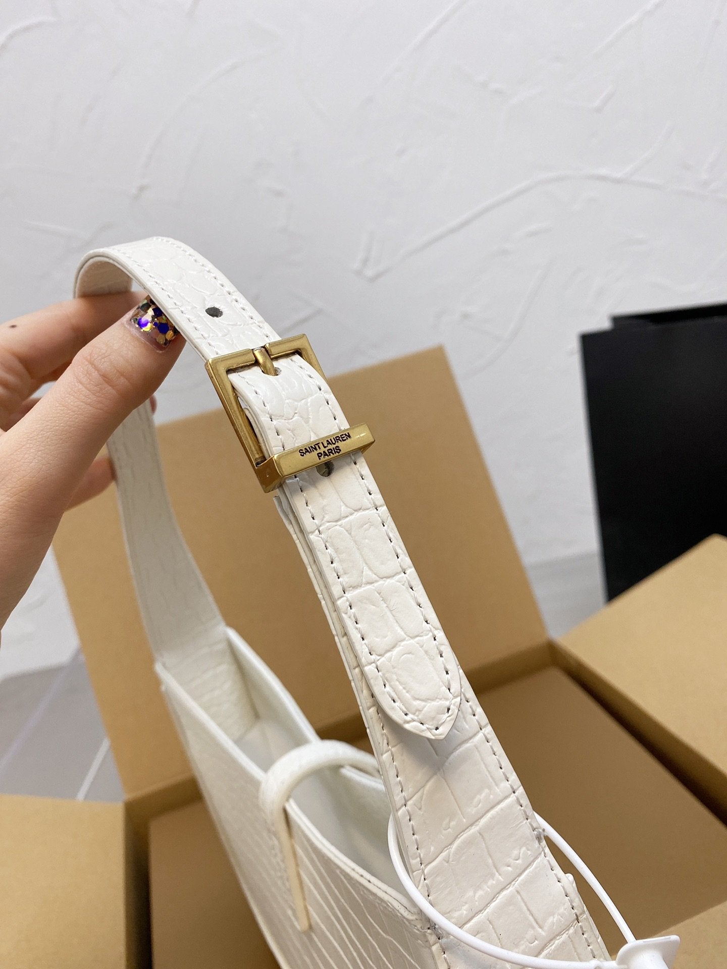 TO – Luxury Edition Bags SLY 2041:1High-quality replica
