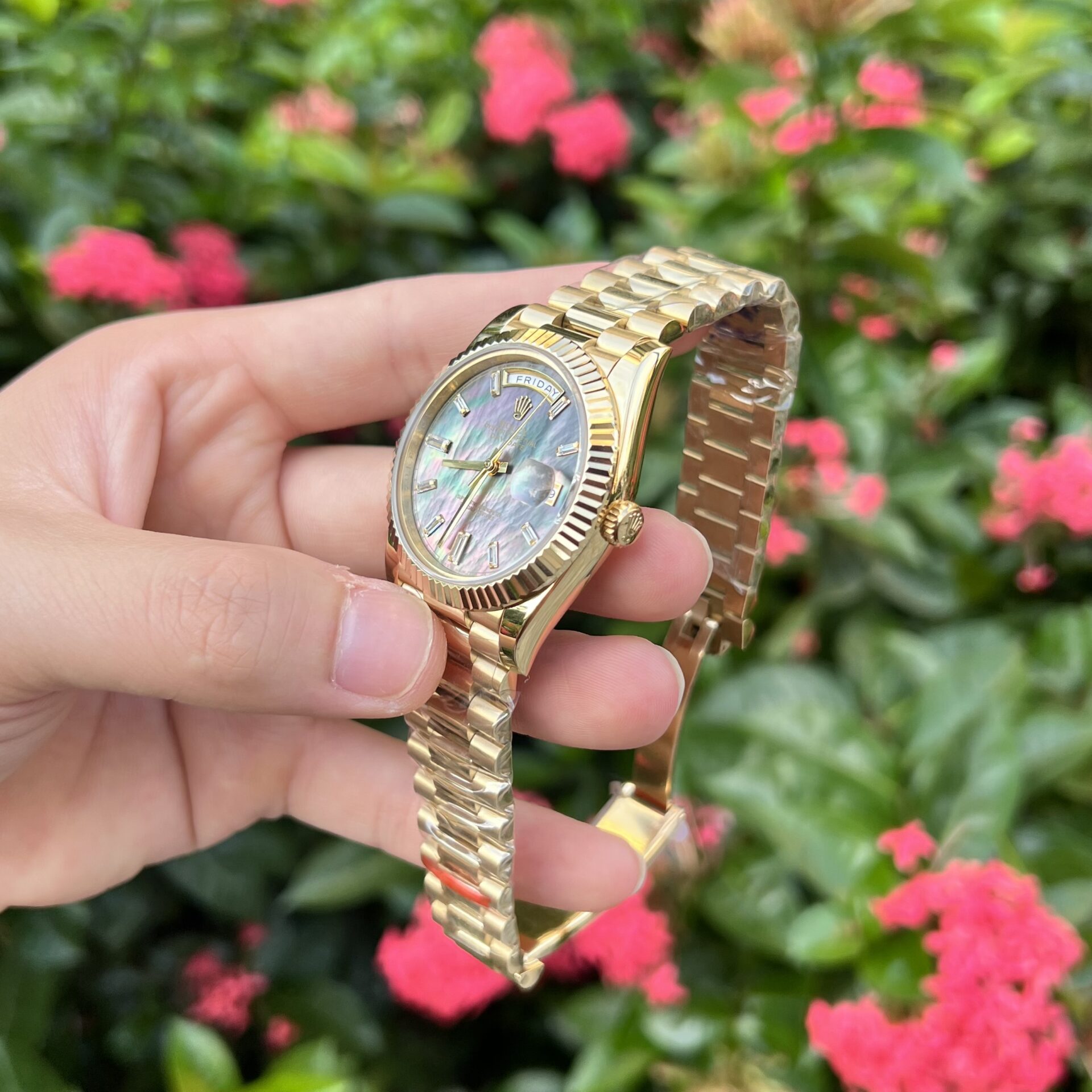 Rolex Replica Watch Day-Date Purple Mother of Pearl Dial Yellow Gold 40mm - Top club