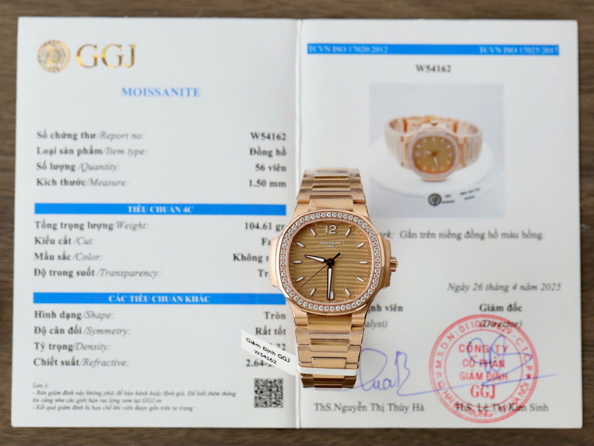 Patek Philippe Nautilus 7118 Women Replica Watch Custom Gold Wrapped + Diamonds Moissanite 3K Factory 35.2mm - Top club