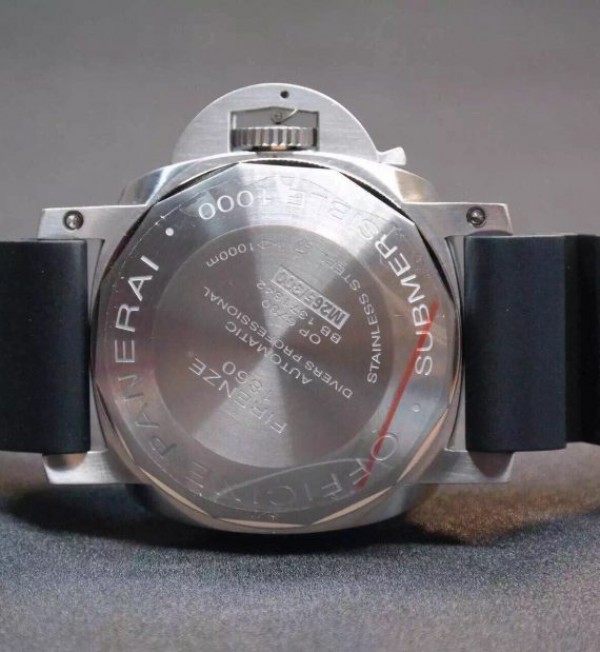 Replica Panerai Luminor Submersible PAM243 Black Dial Rubber Strap P.9010 - Top club