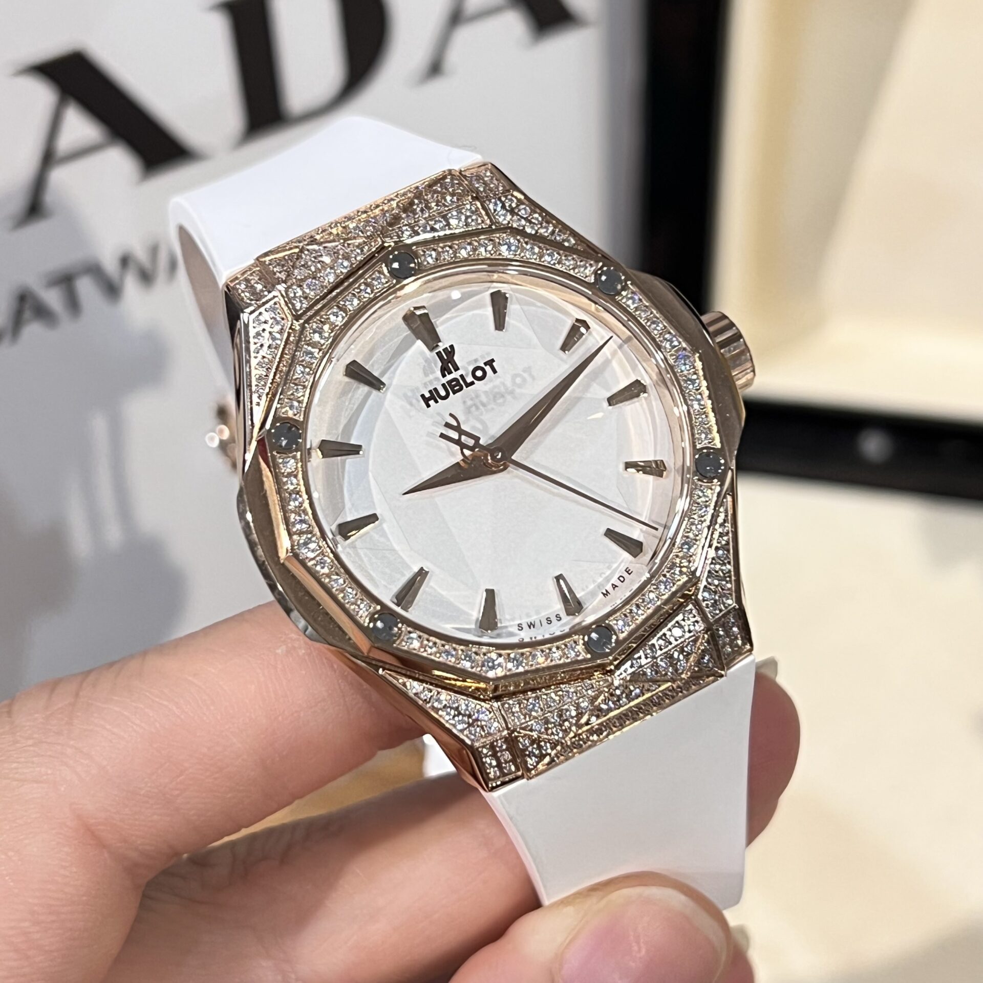Hublot Orlinski King Gold Replica 11 Watch With Full Diamond Case White 40mm - Elite Watch Atelier