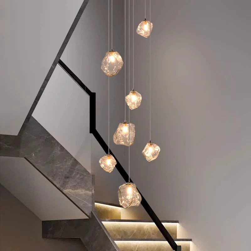 Scandinavische Trappenkroonluchter voor Hoge Plafonds – Minimalistisch Design