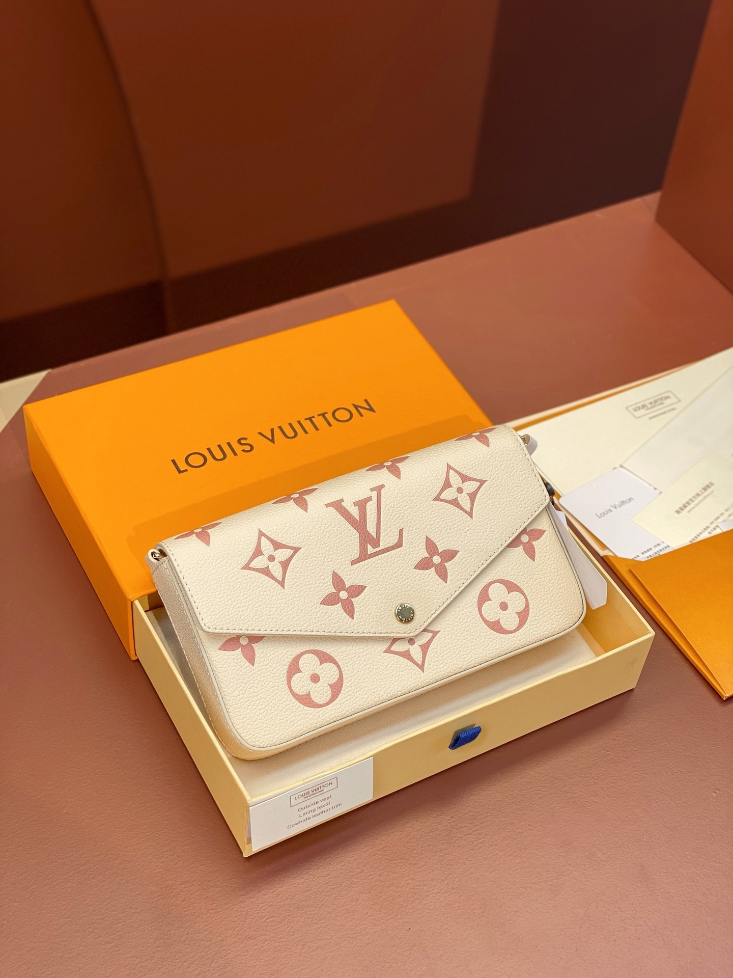 Louis Vuitton Félicie Pochette in black and beige Bicolor1:1High-quality replica