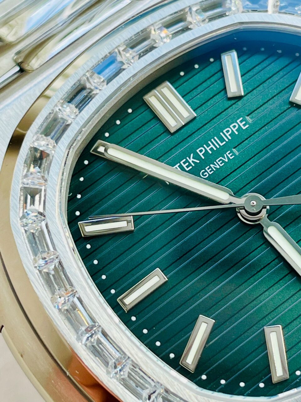 Replica PATEK PHILIPPE Nautilus 5711/1A PPF 1:1 Best Edition Green Textured Dial T Diamonds Bezel on SS Bracelet 324CS V4 - Top club