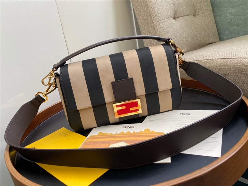 fendi baguette medium - Replicaclubs