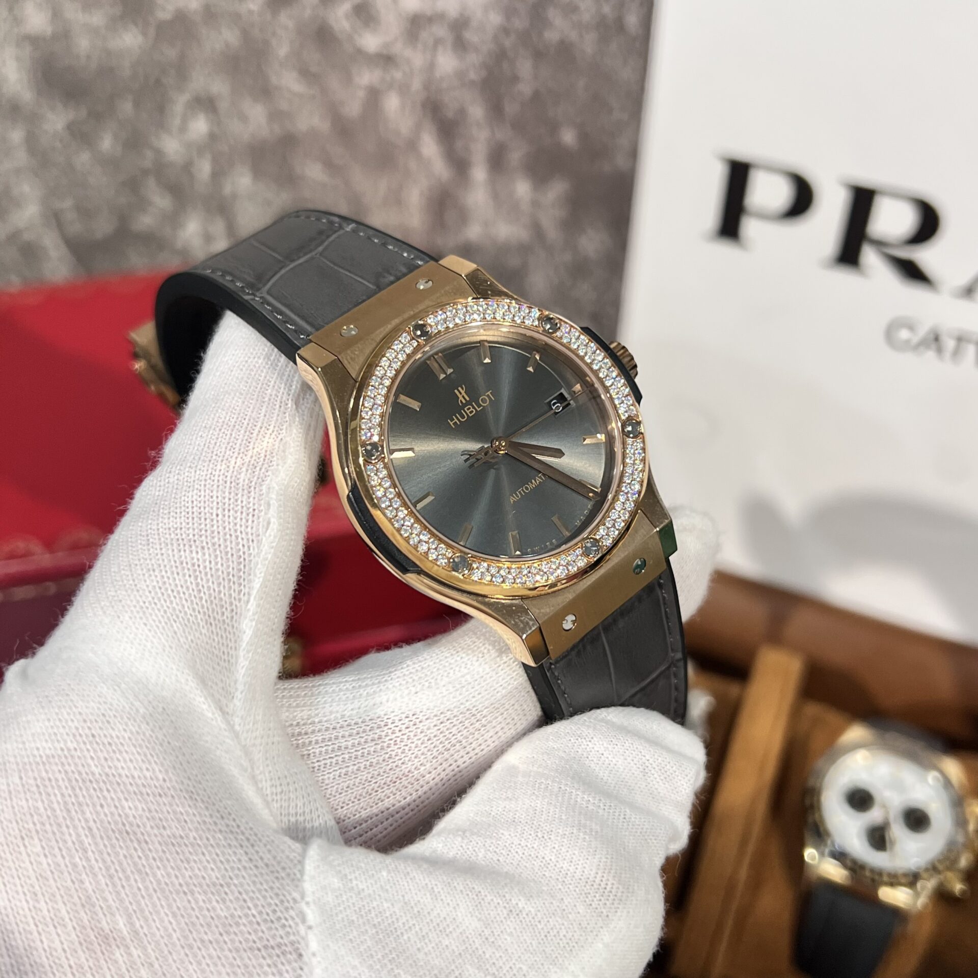 Hublot Replica Watch Classic Fusion King Gold Gray Dial With Moissanite Bezel 42mm - Top club