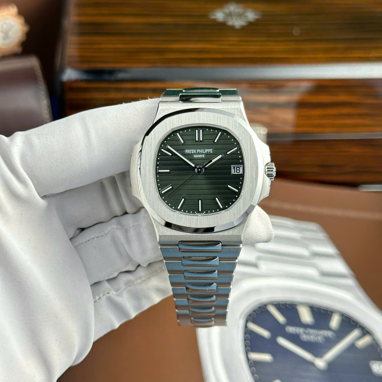 Patek Philippe Nautilus 5711 Refined Full Options Green Dial Best Top Quality Watch 40mm - Top club