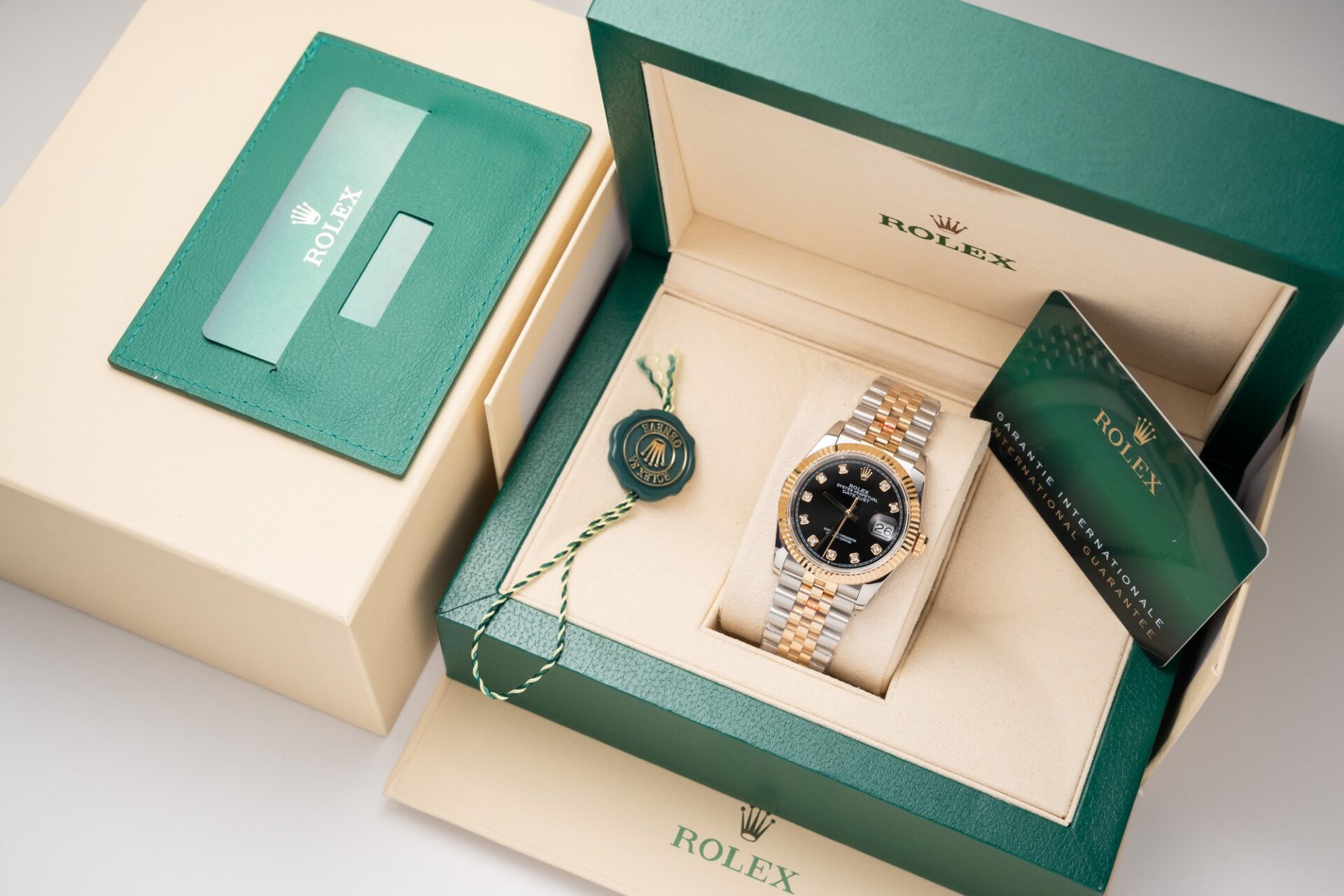 Rolex DateJust Black Dial Gold Wrapped Replica Watch GM Factory 36mm - Elite Watch Atelier