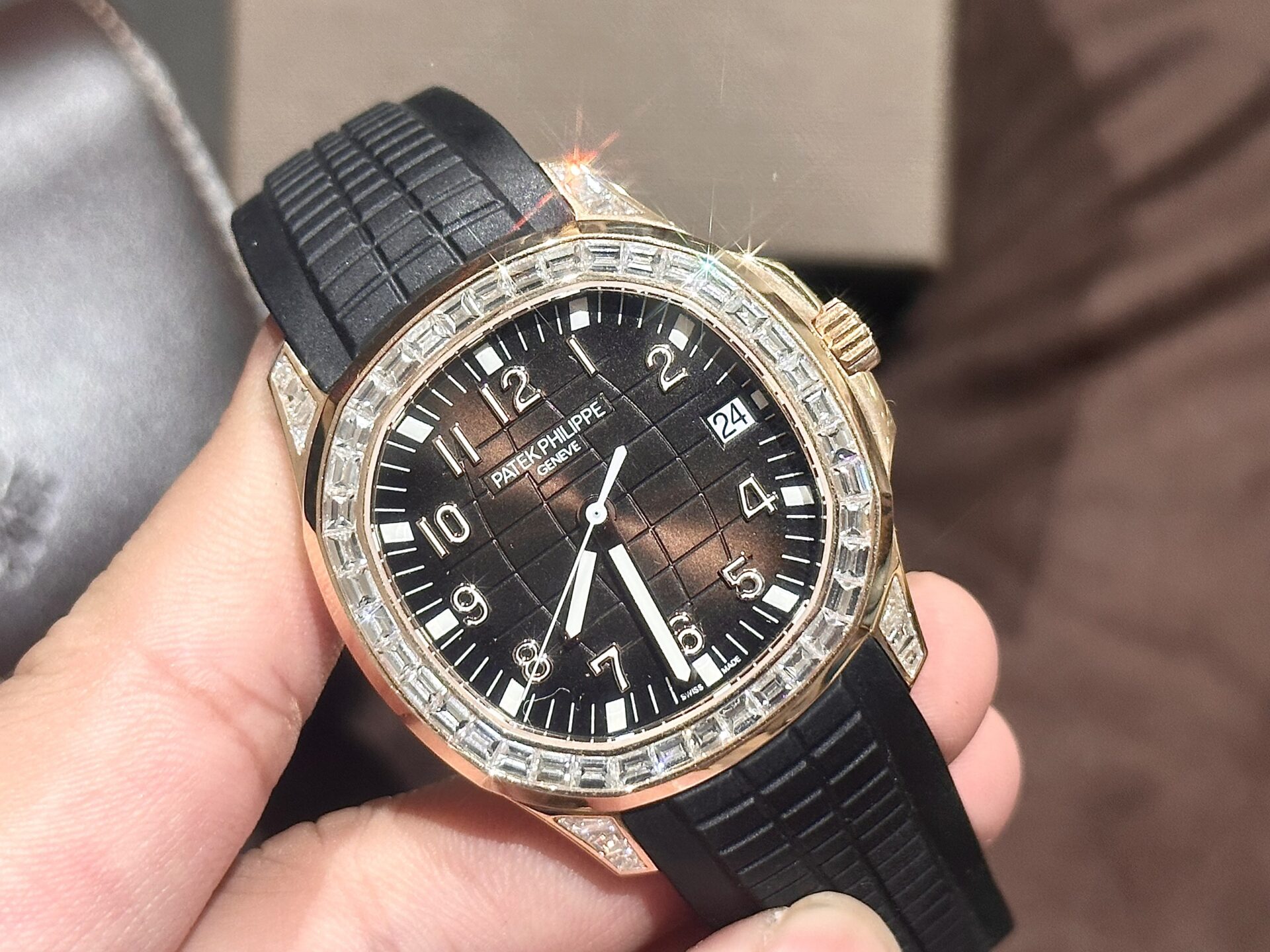 Patek Philippe Aquanaut 5167R Replica Watch 18K Solid Gold Natural Diamond 40mm - Top club