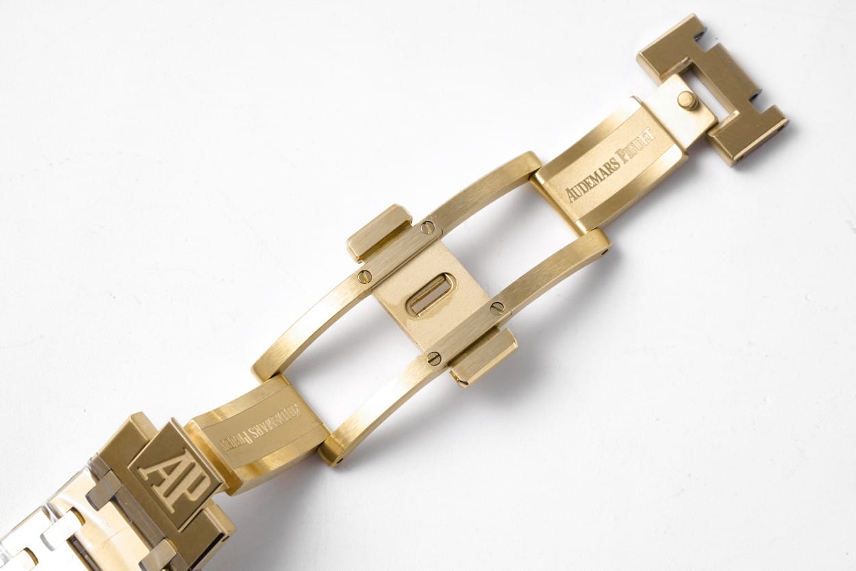 Audemars Piguet Replica Watch Royal Oak Extra-Thin Yellow Gold Blue Index 39mm Yellow Gold Bracelet 15202BA.OO.1240BA.01-BFV2(1:1 replica) - Top club