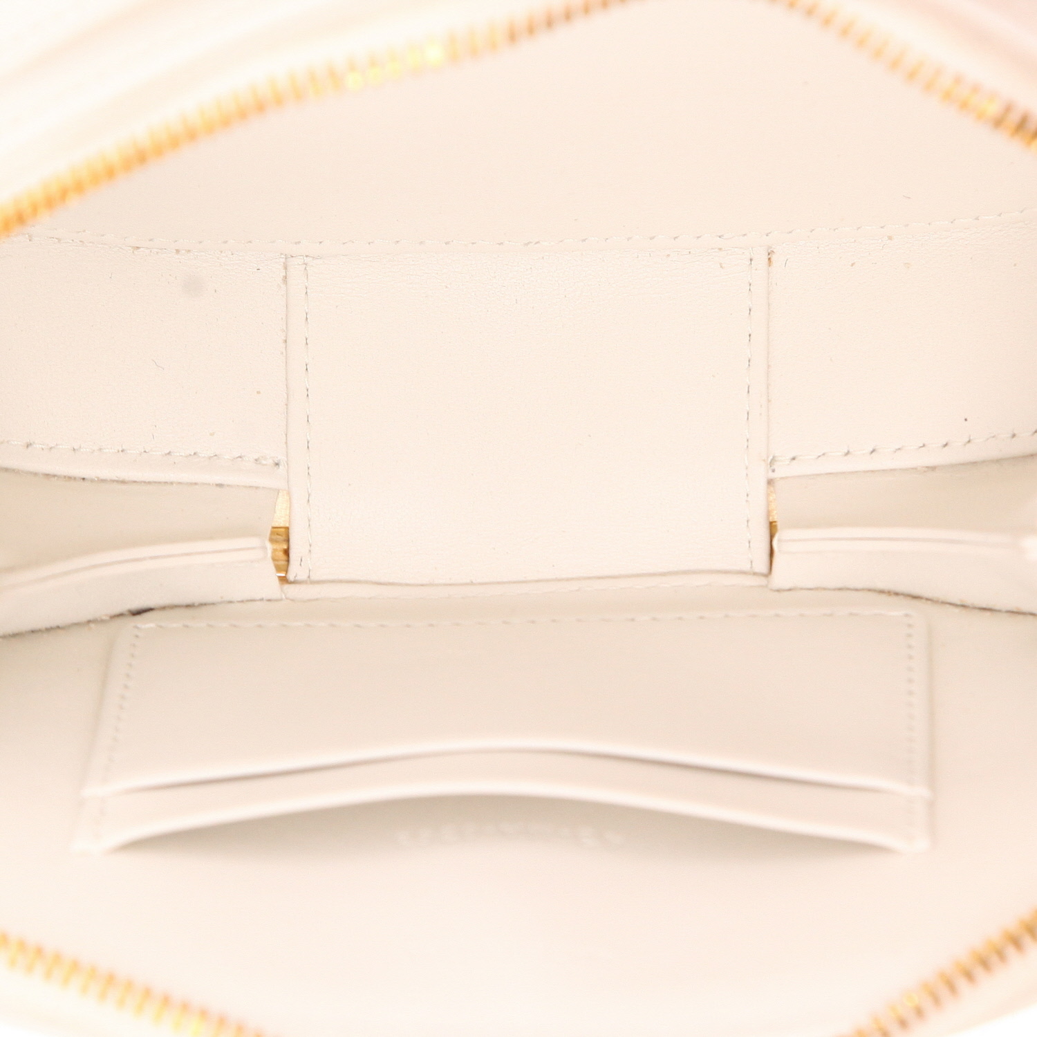 Dior Ovale CD shoulder bag in white leather1:1High-quality replica