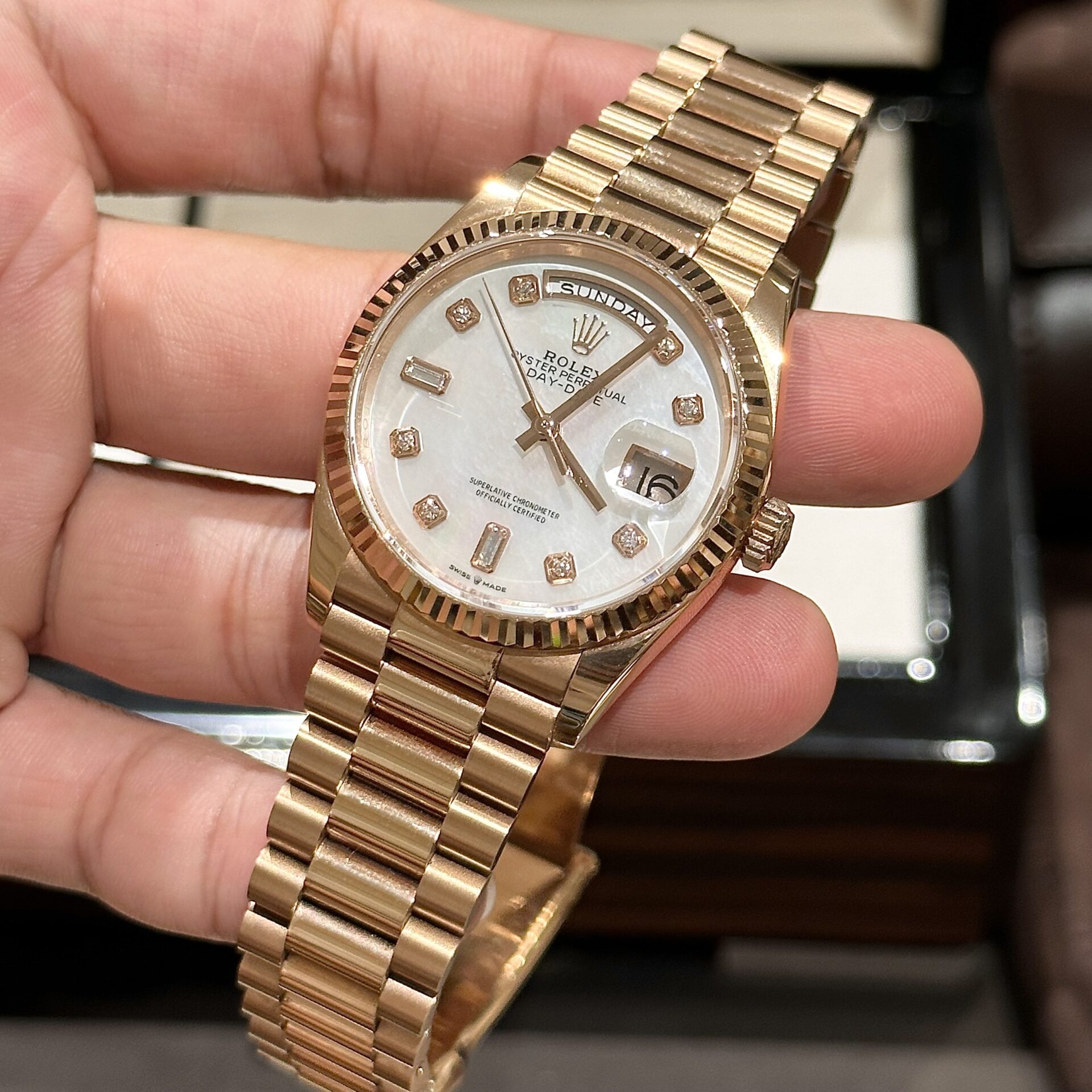 Rolex Day-Date Mother of Pearl Replica Watch Rose Gold EW Factory 36mm - Elite Watch Atelier