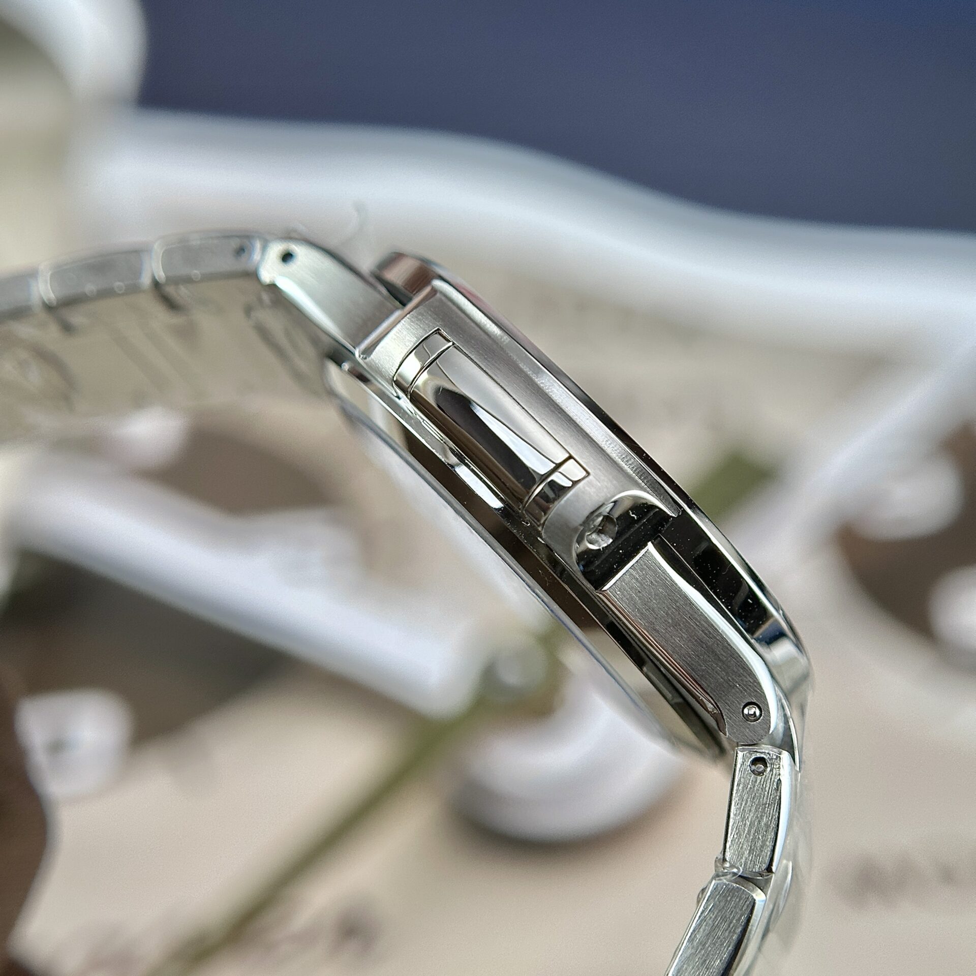 Patek Philippe Nautilus 7118 Replica Watch Grey Dial 3K Factory 35.2mm - Top club