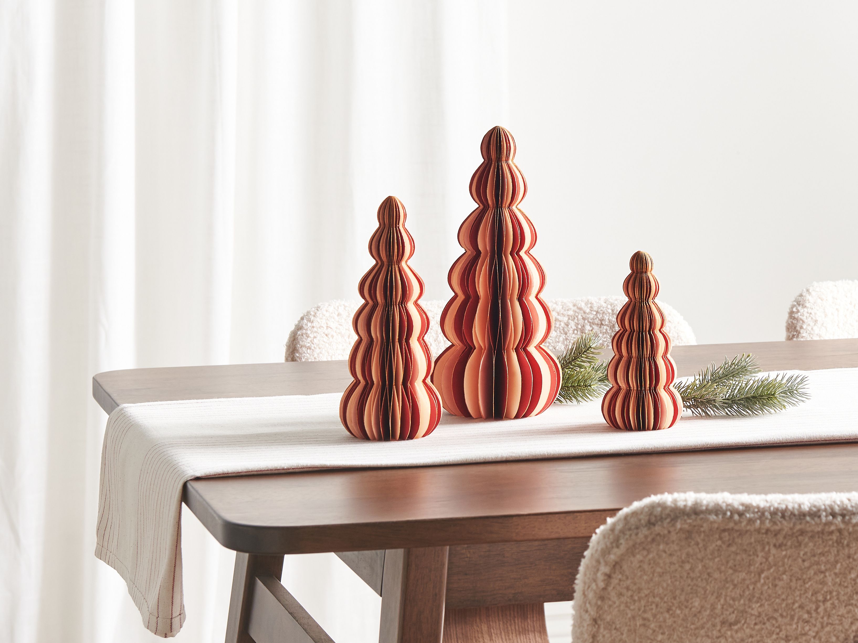 Set of 3 Figurines DHAULAGIRI Christmas Tree 15/20/25 cm Red