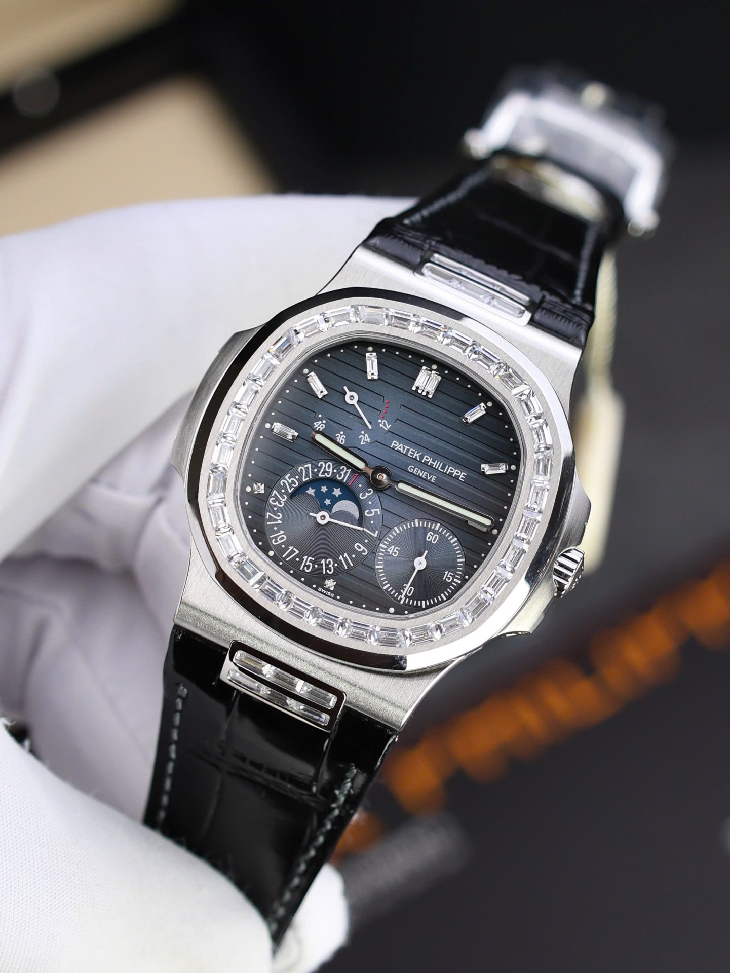 Patek Philippe Nautilus 5724 Blue Dial Replica Watch Full Function PPF Factory 40mm - Elite Watch Atelier