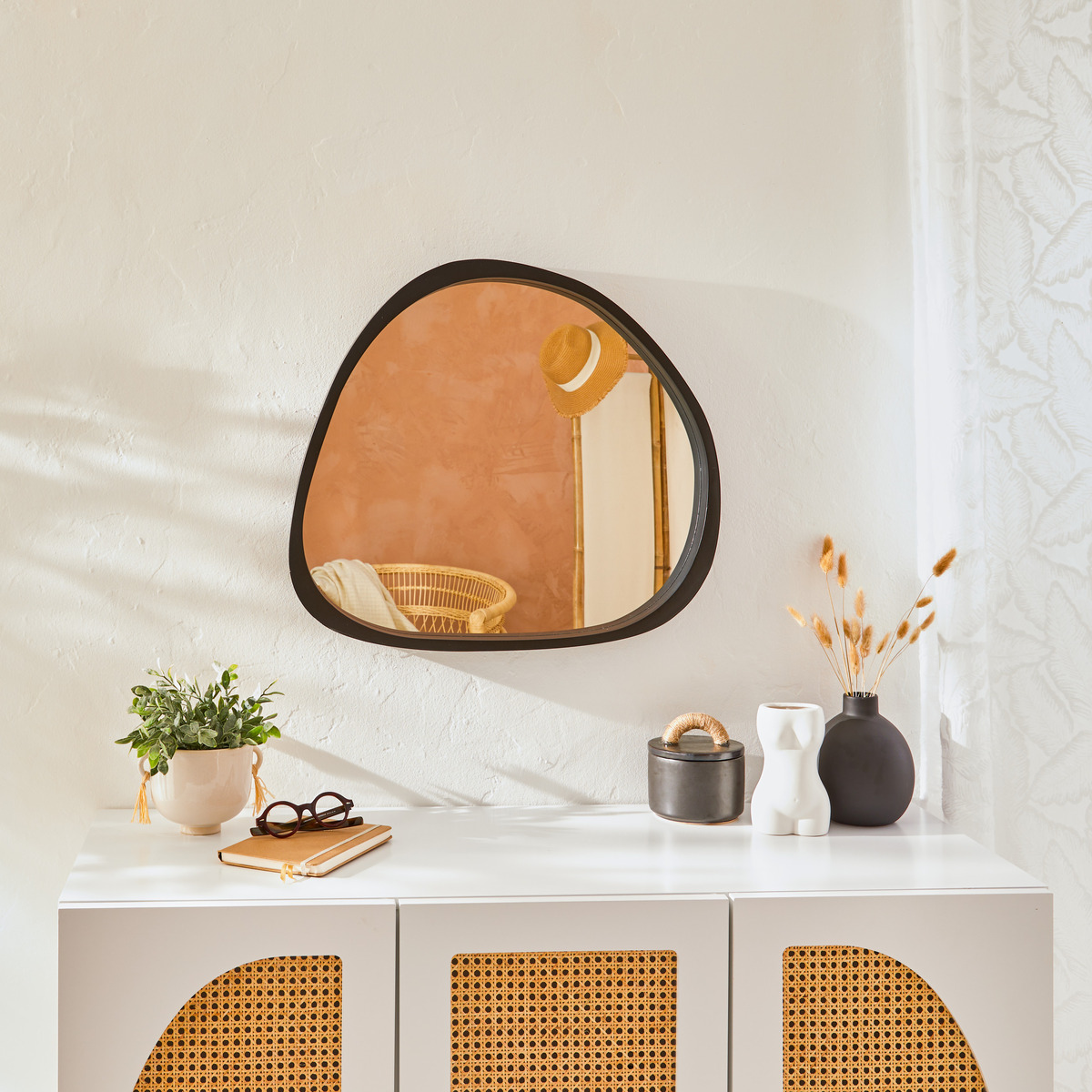 Mirror "Wayne" Black, 63x57 cm