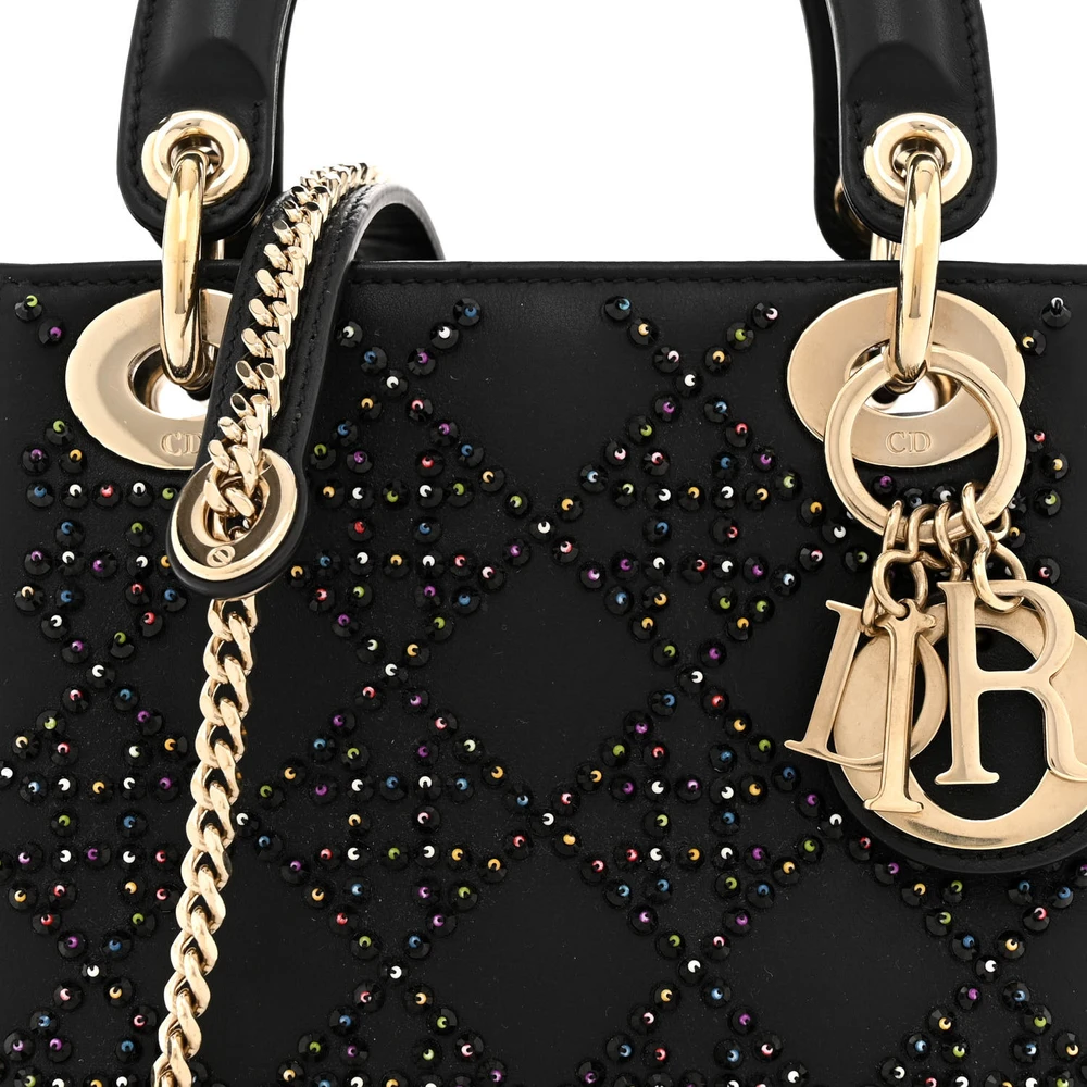 Superfake Handbags That Look and Feel Original1:1High-quality replica