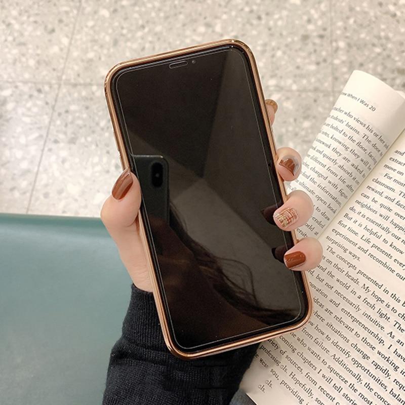 Gloss Pearl Chain iPhone Case - Wholesale & Influencer