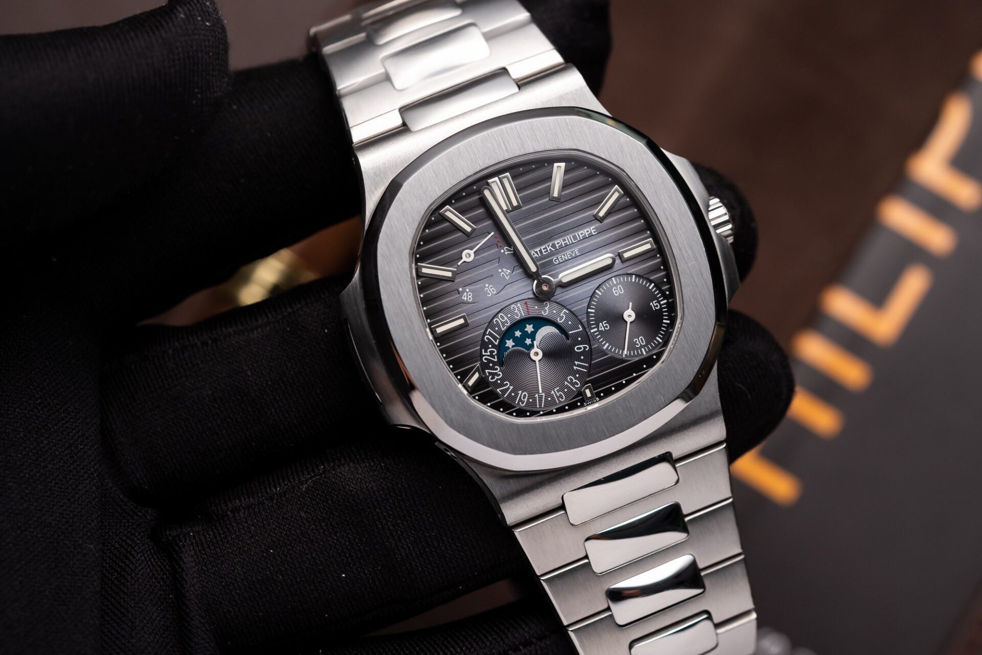 Patek Philippe Nautilus 5712 Replica 1:1 Watch Gray Dial PPF V2 40mm - Elite Watch Atelier