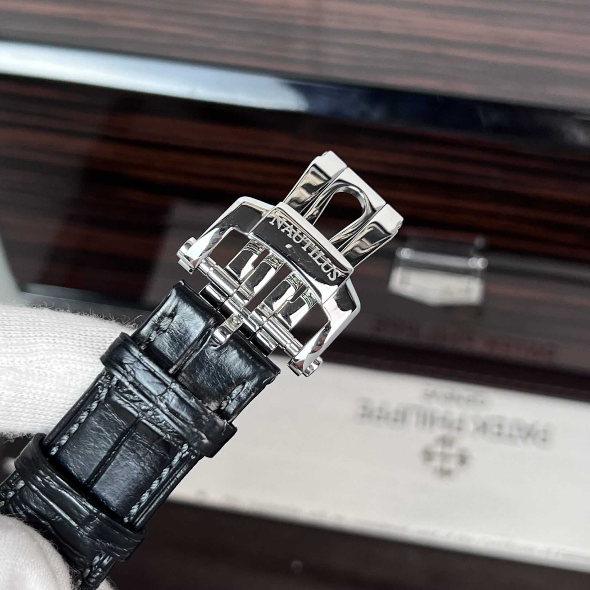 Patek Philippe Nautilus 5711 Replica Watch Men s Leather Strap 3K Factory 40mm - Top club