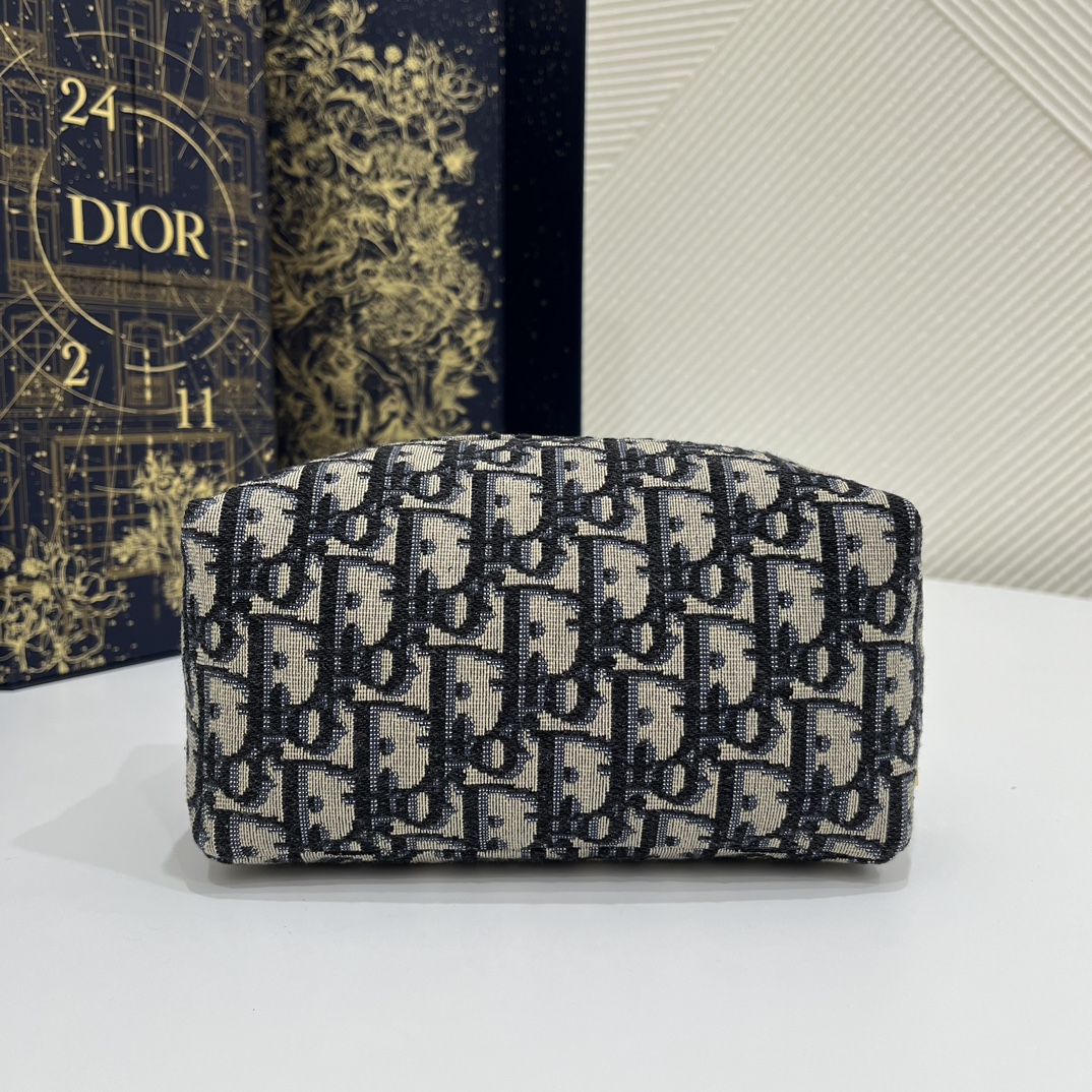30 Montaigne Venus Pouch Beige For Women 8.5in/21cm S2146UTZQ_M9281:1High-quality replica