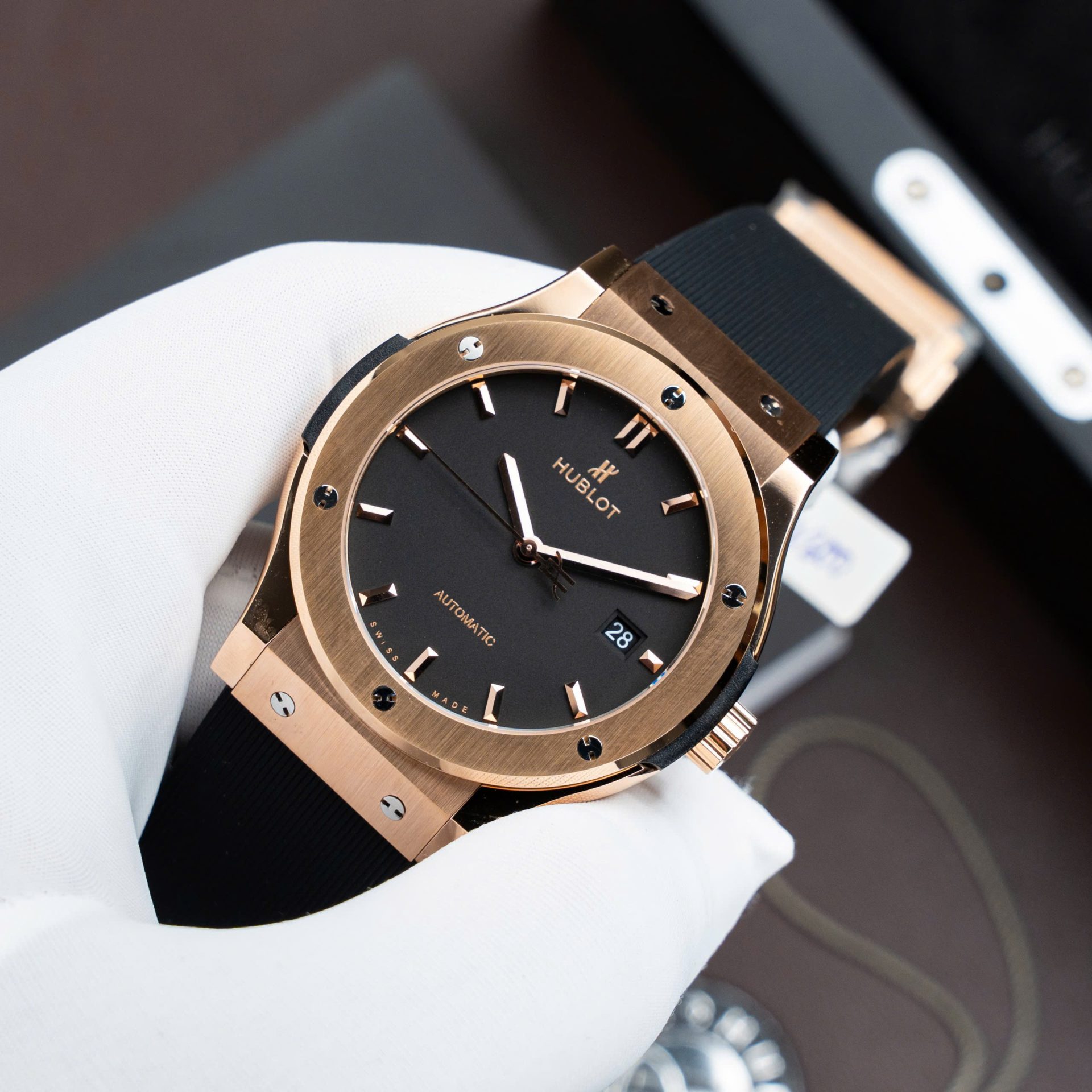 Hublot Classic Fusion King Gold Black Dial Copies Watches Movement SW300 Rubber Strap 42mm - Elite Watch Atelier