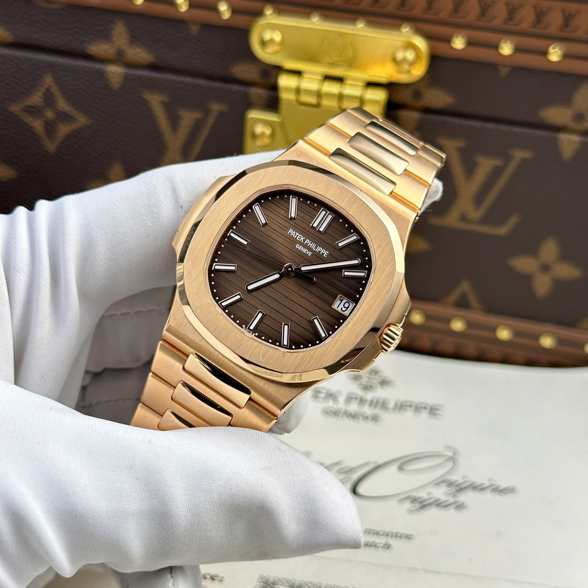 Patek Philippe Nautilus 5711 Refined Max Option 18K Gold Wrapped Chocolate Dial 40mm - Top club