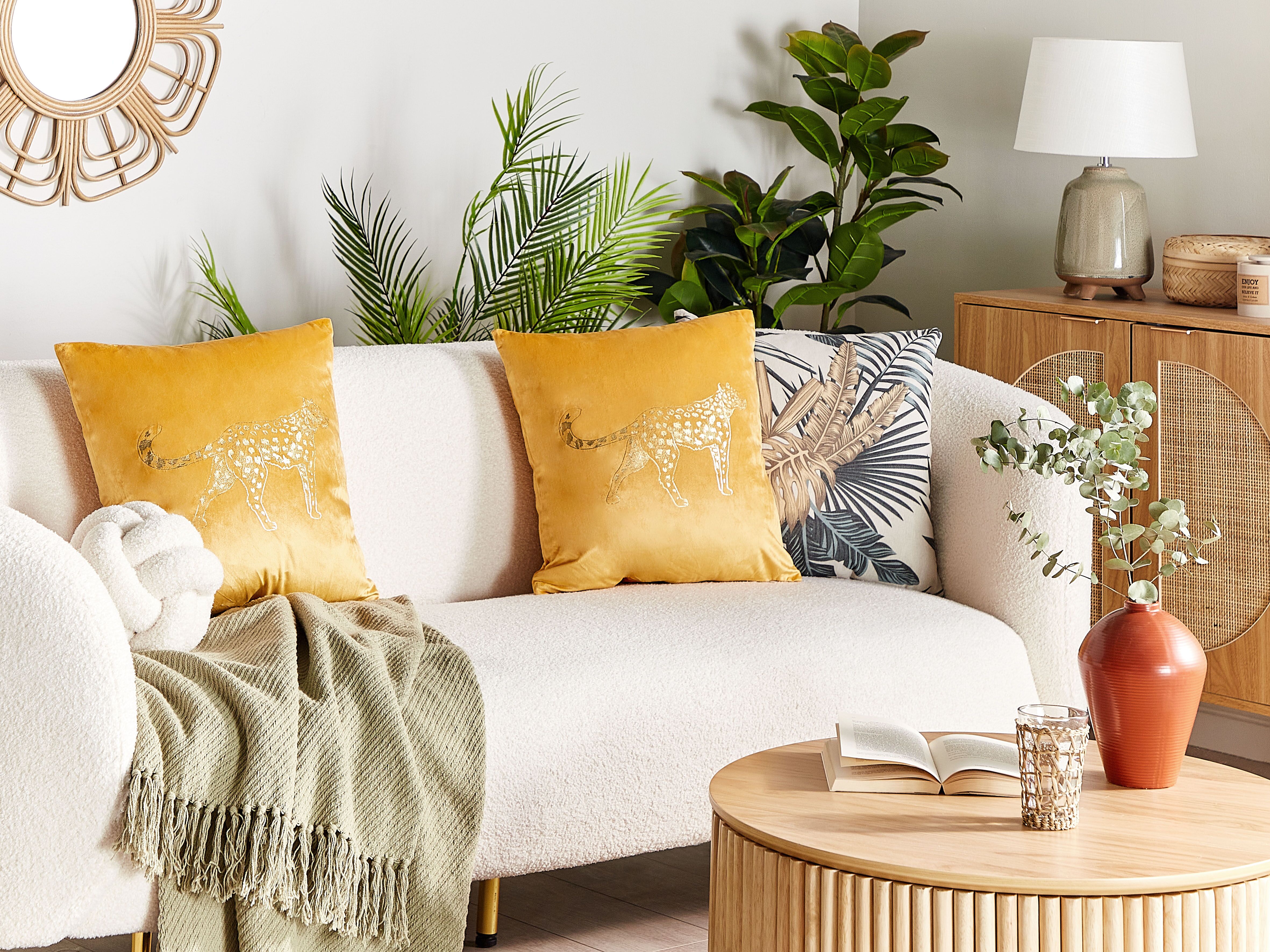 Set of 2 Decorative Cushions MARULA Velvet 45 x 45 cm Mustard Animal Pattern