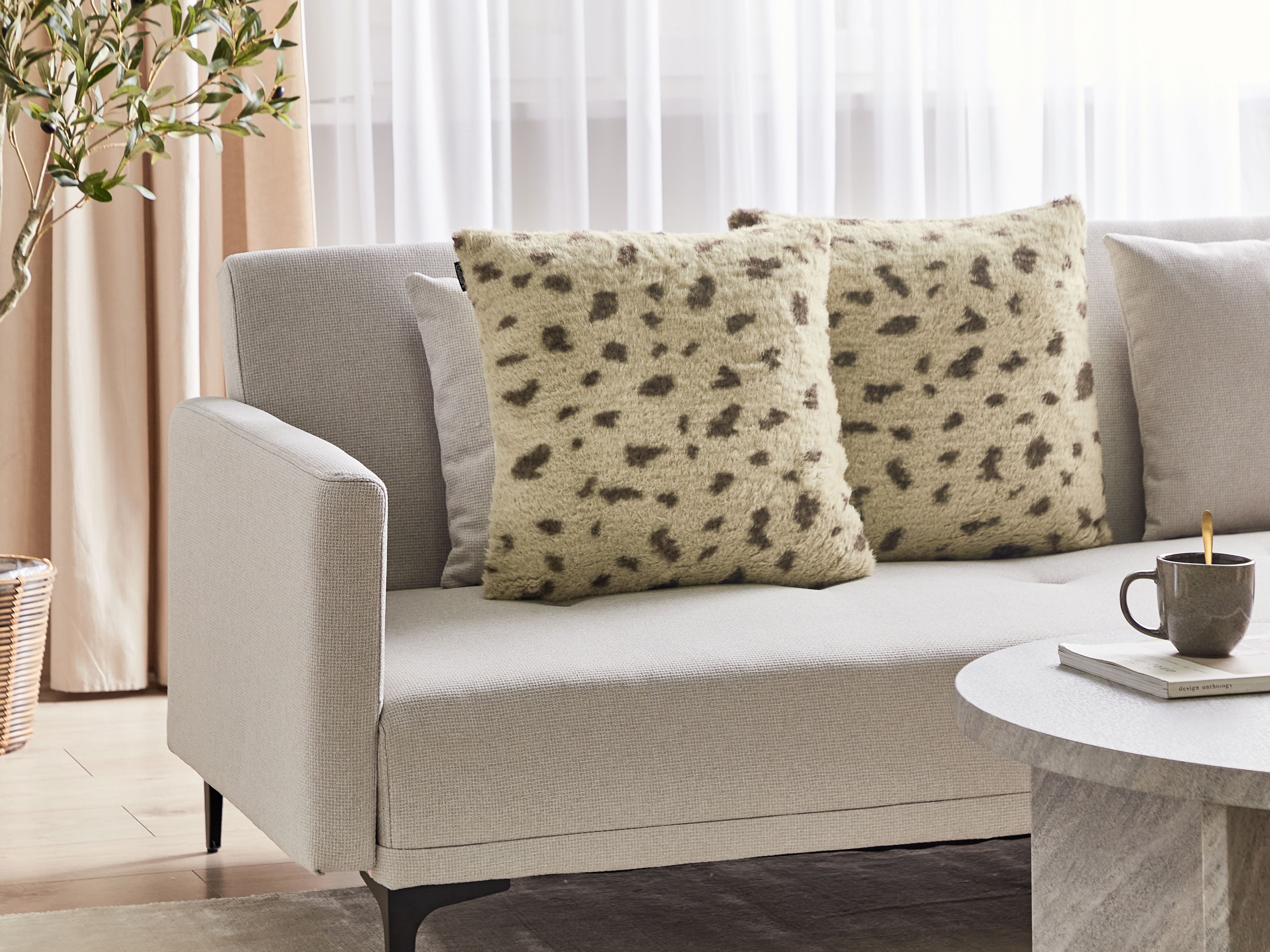 Set of 2 Decorative Cushions KASRA Faux Fur 45 x 45 cm Beige Abstract Pattern