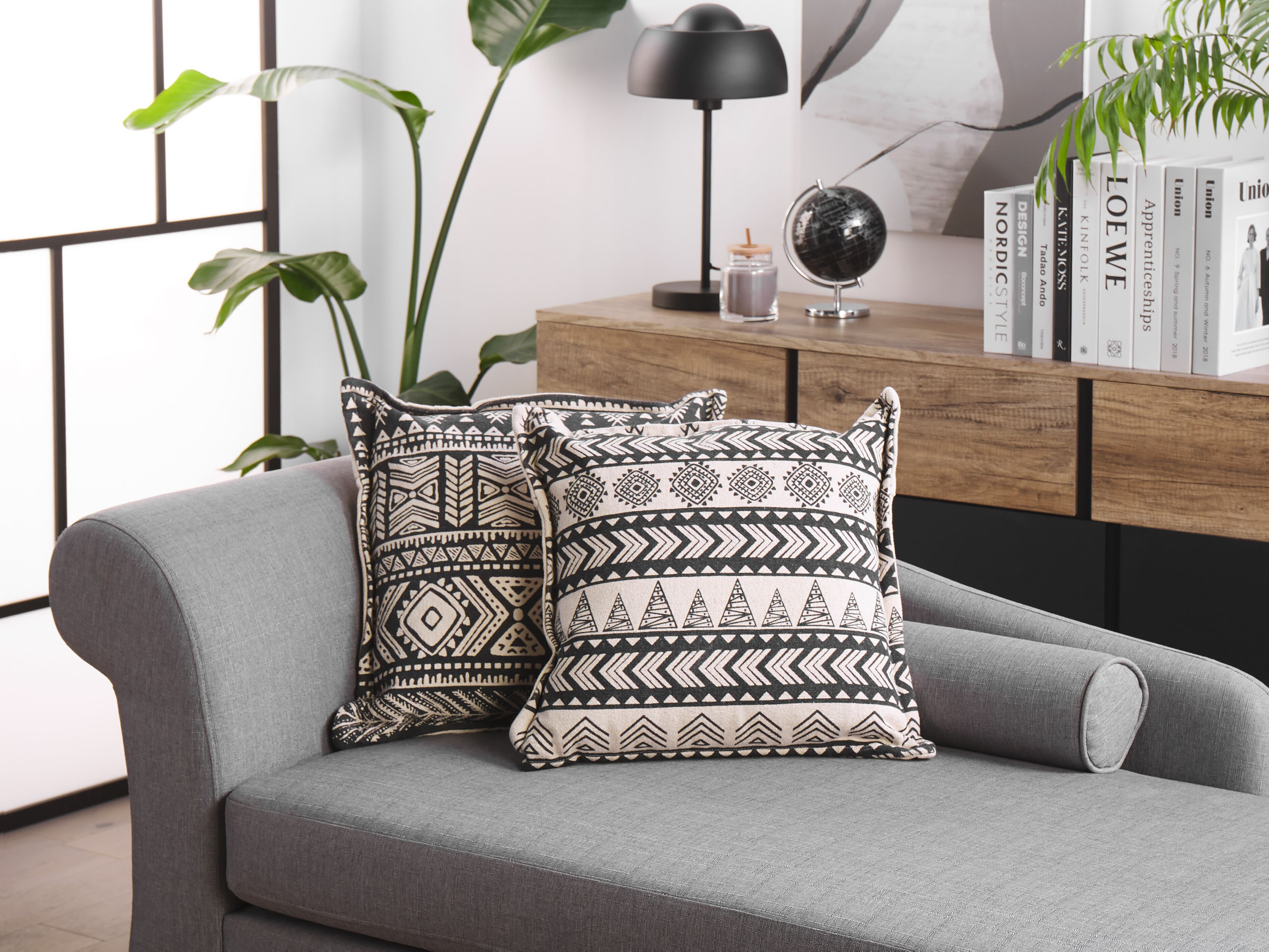Set of 2 Decorative Cushions HENTEPE Cotton 45 x 45 cm Black Geometric Pattern