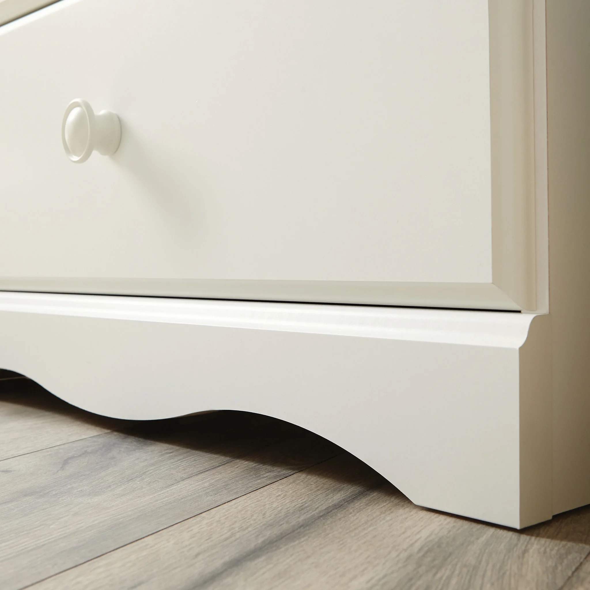 Sauder Storybook 4-Drawer Bedroom Dresser, Soft White Finish - Image 4