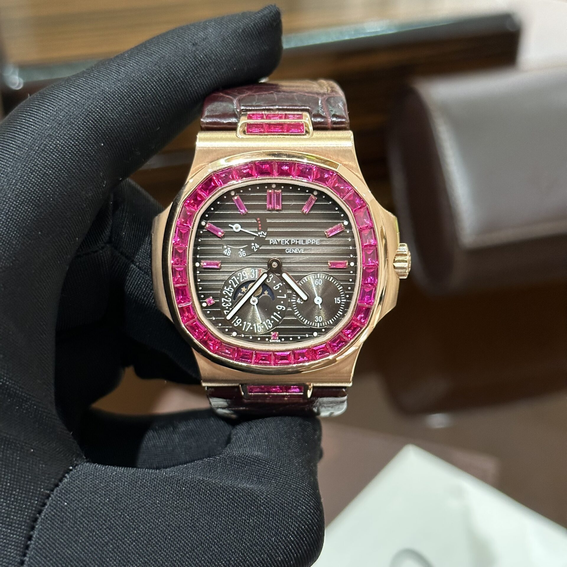 Patek Philippe Nautilus 5724 Gold Wrapped With Ruby Bezel 40mm - Top club