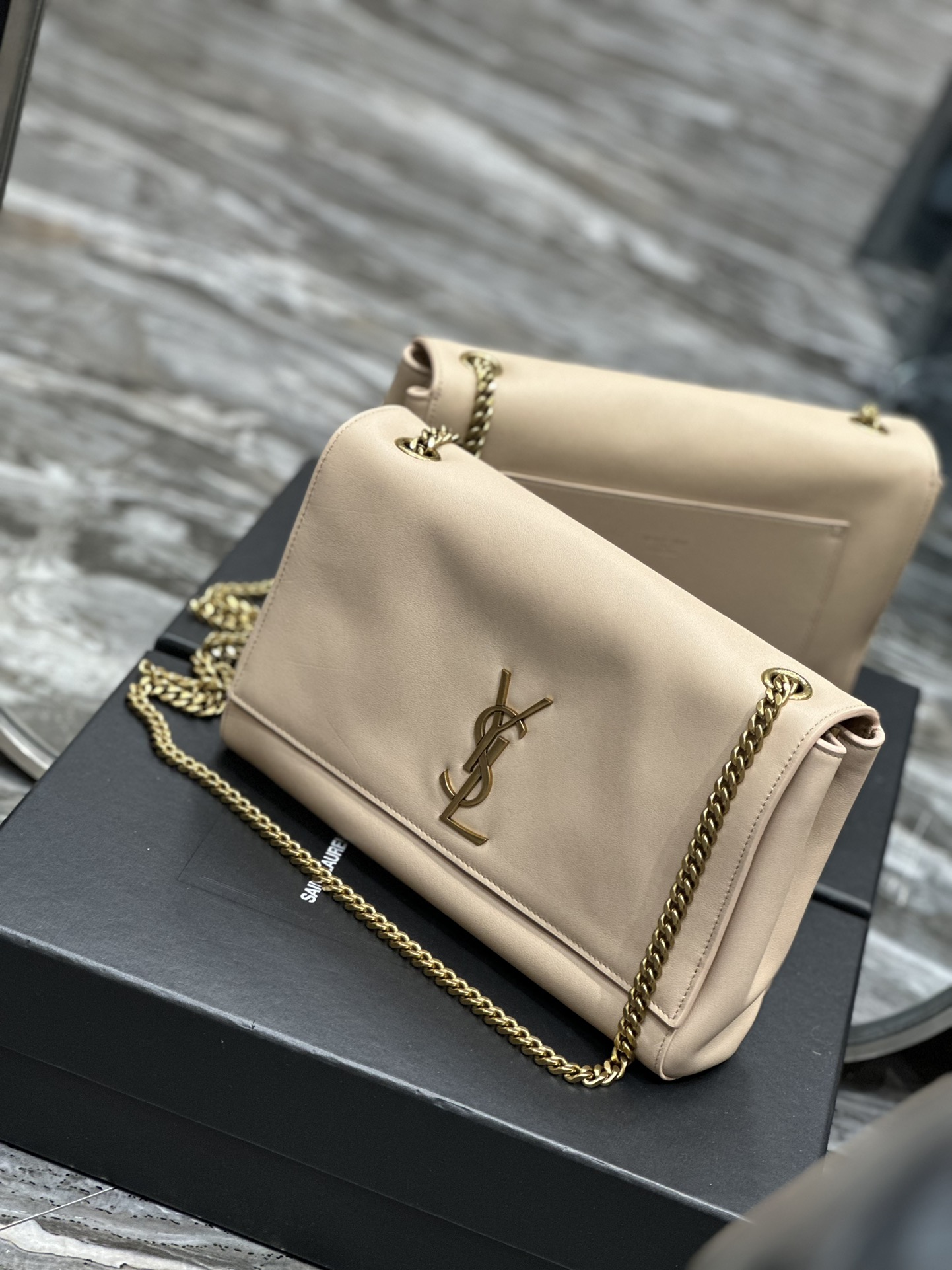 KATE MEDIUM REVERSIBLE CHAIN BAG IN SUEDE AND SMOOTH LEATHER1:1High-quality replica